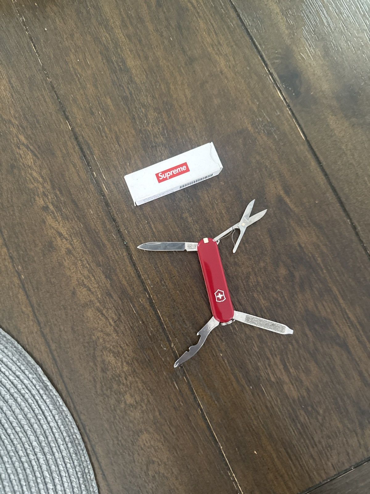 Supreme Suprem X victorinox pocket knife Size ONE SIZE - 2 Thumbnail
