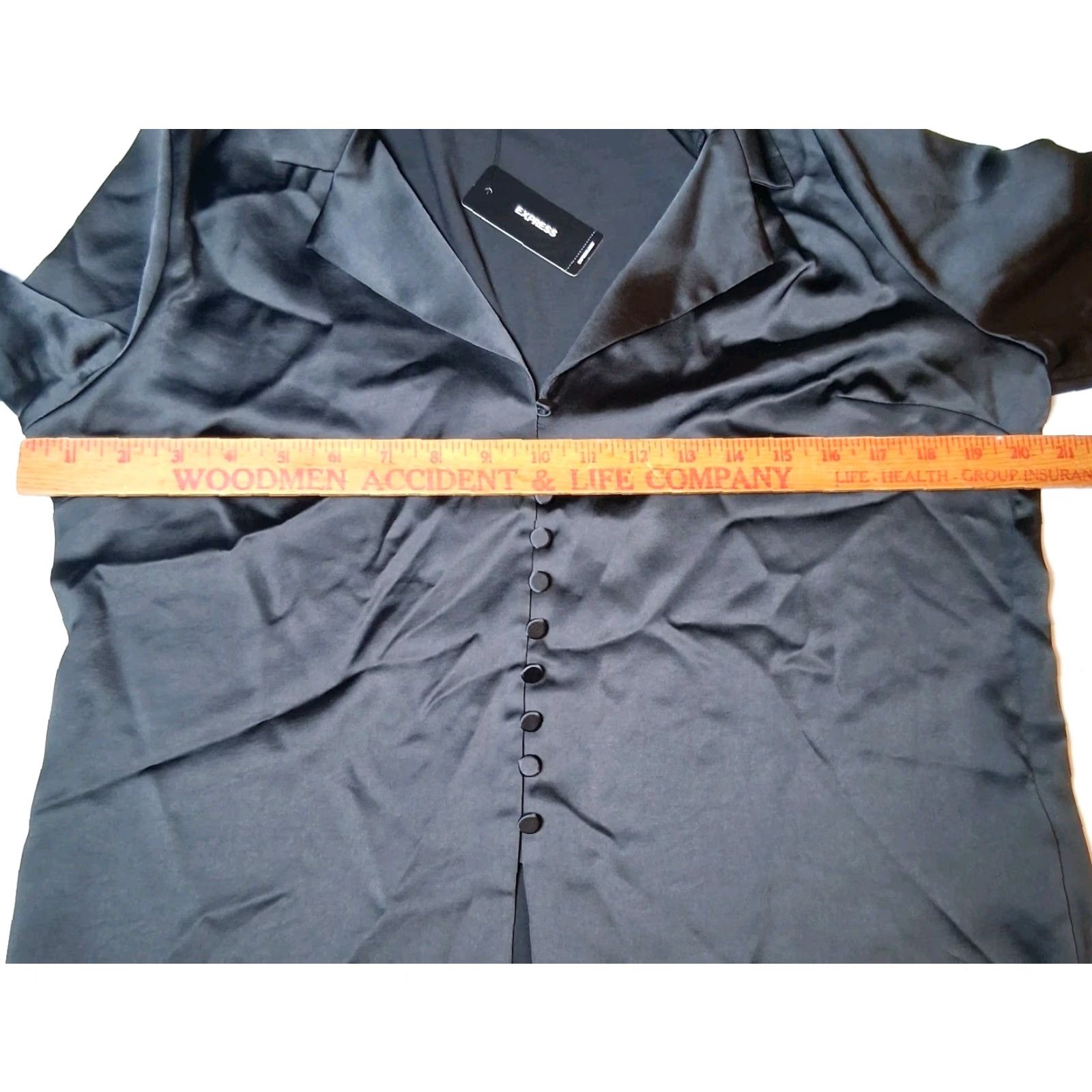Express Express Blouse Shirt M Black Satin V-Neck Long Sleeve Flare Cuffs Button Gothic Vampire Fairy NEW Size M / US 6-8 / IT 42-44 - 6 Thumbnail