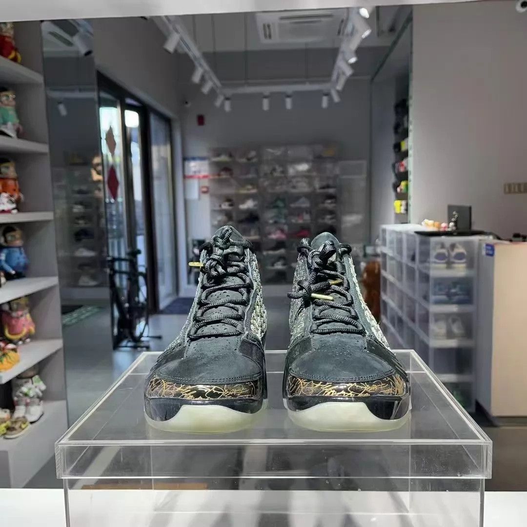 Nike Trophy Room x AJ23 Black/Gold 44.5 Tried On Size US 10.5 / EU 43-44 - 1 Thumbnail