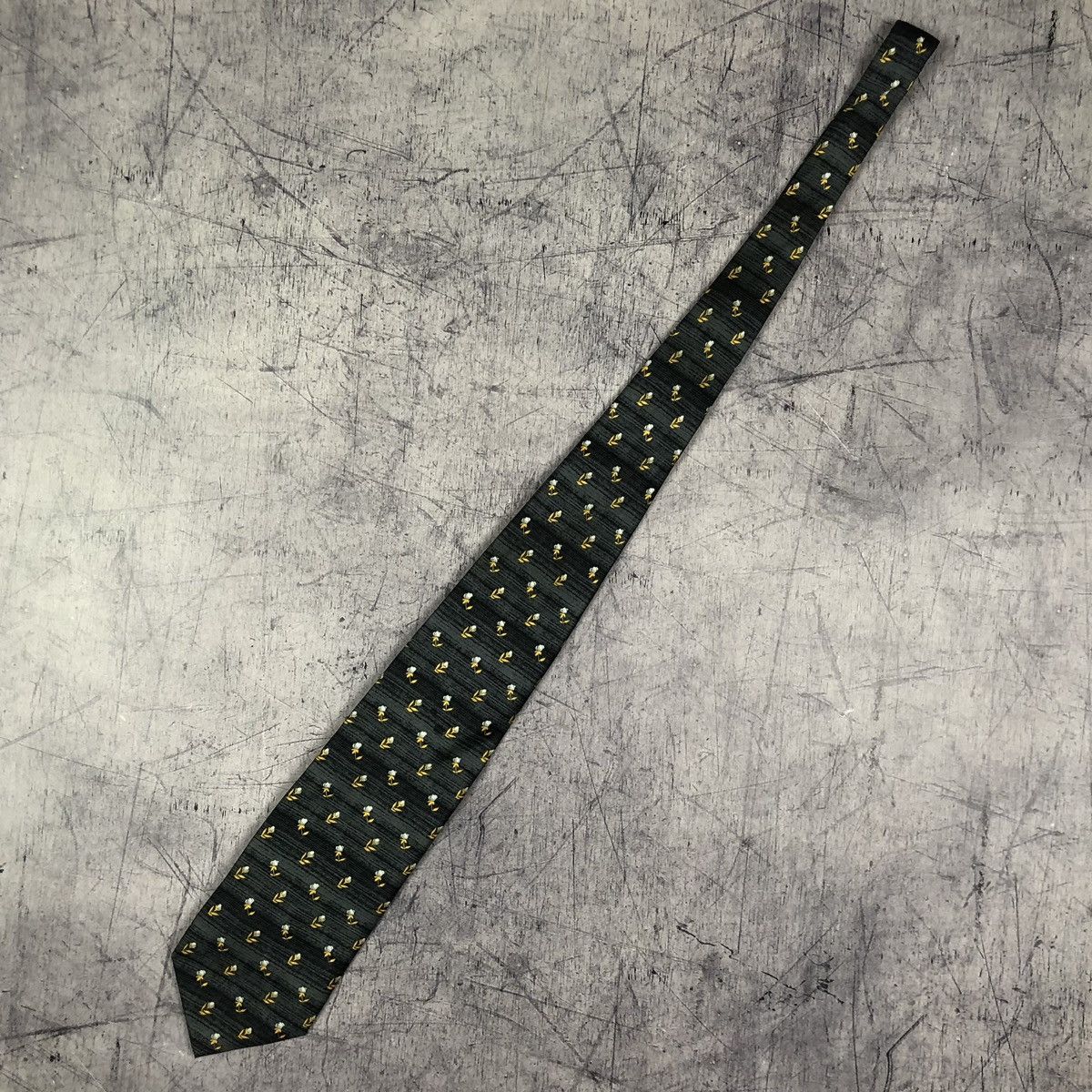 Yves Saint Laurent Yves Saint Laurent Floral Flowers Silk Tie Size ONE SIZE - 10 Thumbnail