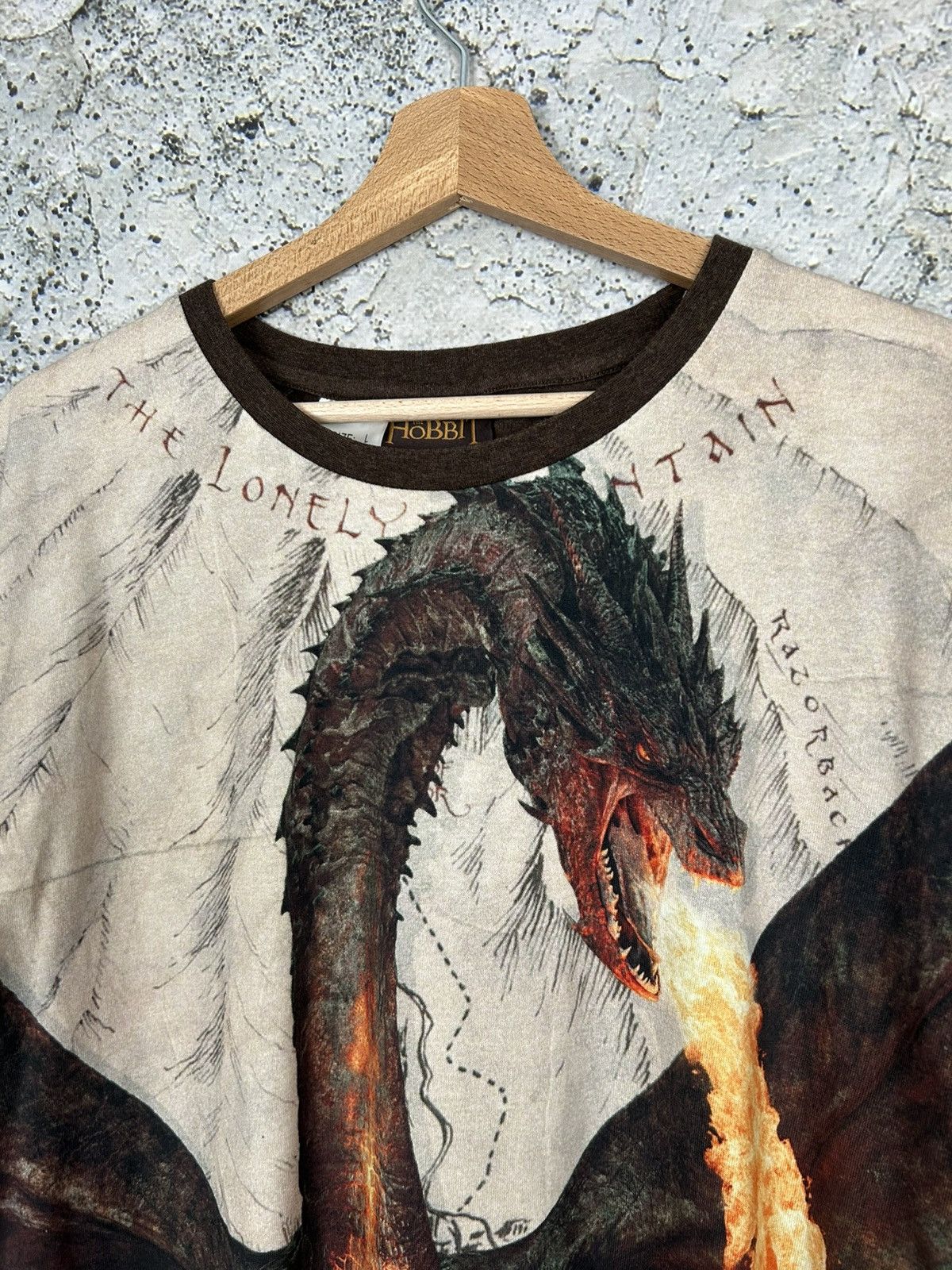 Vintage The Hobbit The Battle of The Five Armes Movie Graphic Tee Size US L / EU 52-54 / 3 - 3 Thumbnail