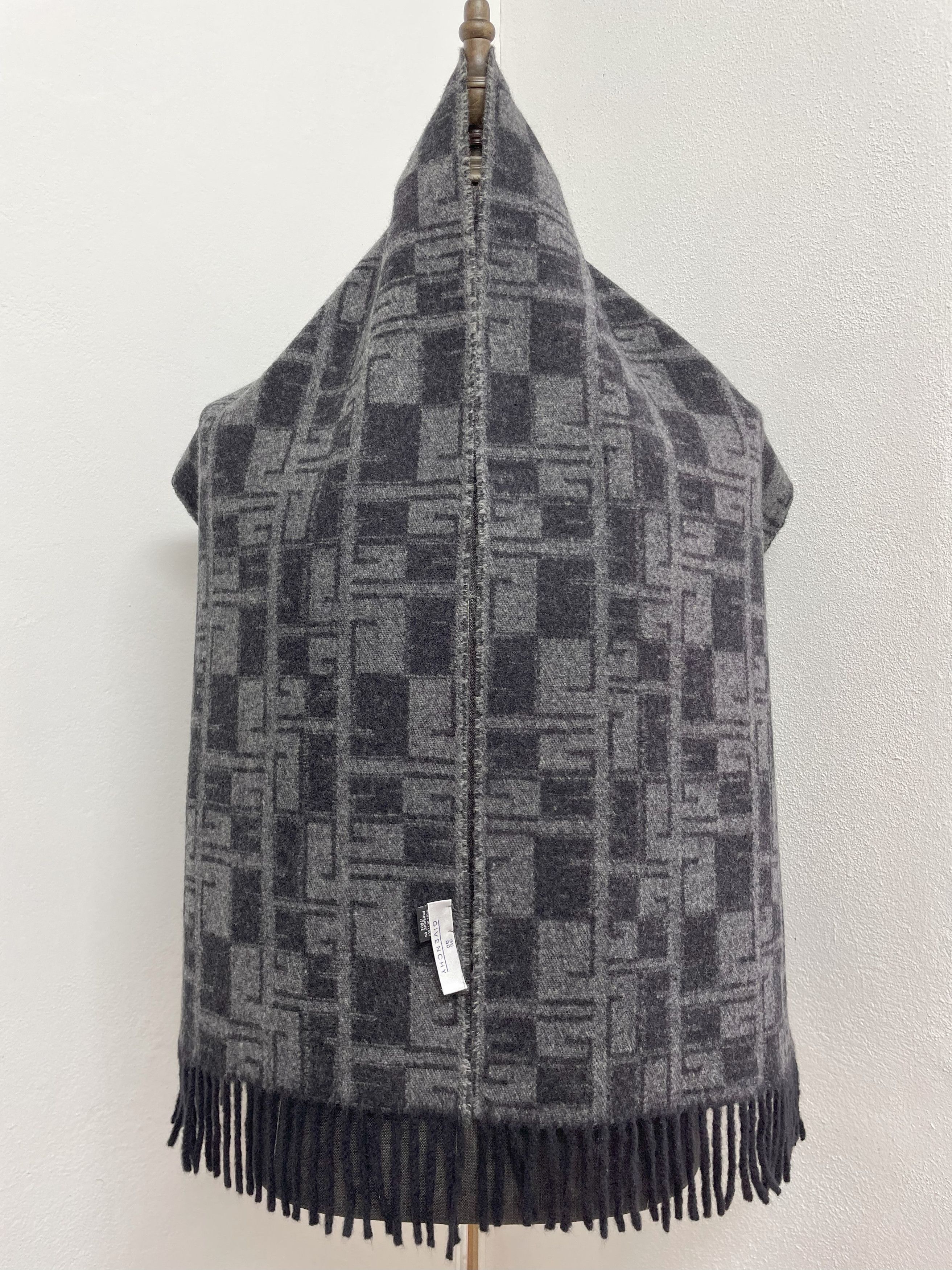 Givenchy Givenchy Scarf / Muffler - 6196 Size ONE SIZE - 4 Thumbnail