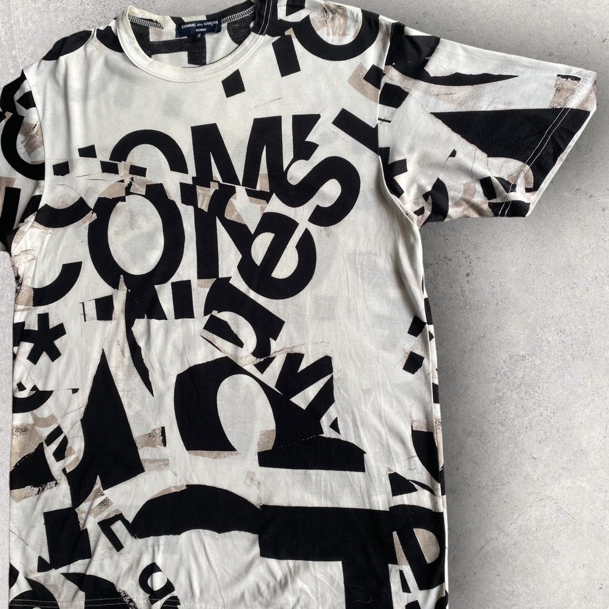 Comme des Garcons Logo Collage OVP T Shirt Size US S / EU 44-46 / 1 - 3 Thumbnail
