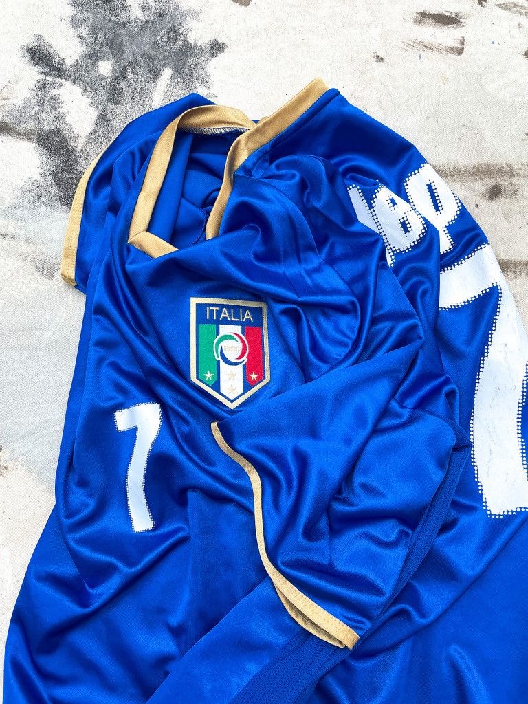 Other Y2K Italia Alessandro Del Piero Italy Soccer Kit Size US L / EU 52-54 / 3 - 9 Thumbnail