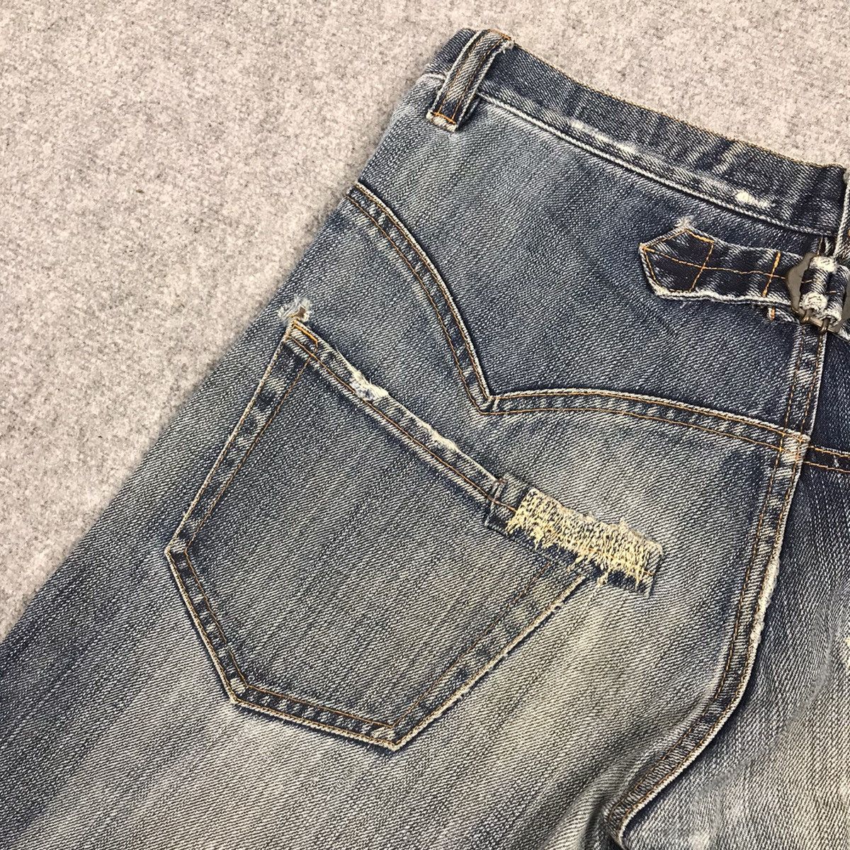 Issey Miyake SUNAO KUWAHARA ISSEY MIYAKE DISTRESSED DENIM PANTS Size 30" / US 8 / IT 44 - 15 Thumbnail