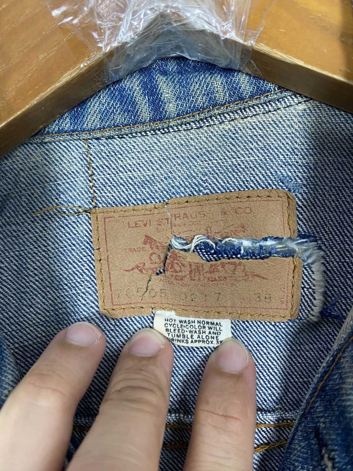 Levi's Vtg DISTRESSED Levi’s Denim Trucker Type 3 Usa Button 529 Size US S / EU 44-46 / 1 - 6 Thumbnail
