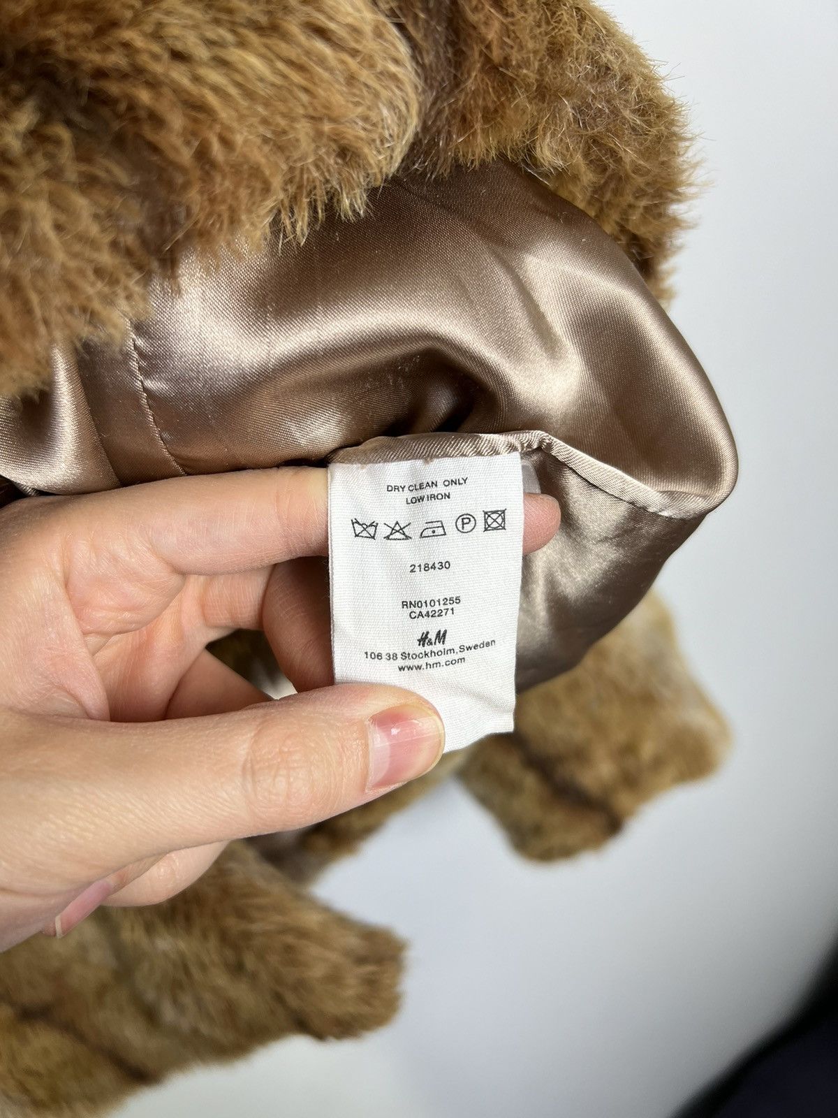 Other Beautiful Women's Fur H&M Avant Garde Size M / US 6-8 / IT 42-44 - 7 Thumbnail