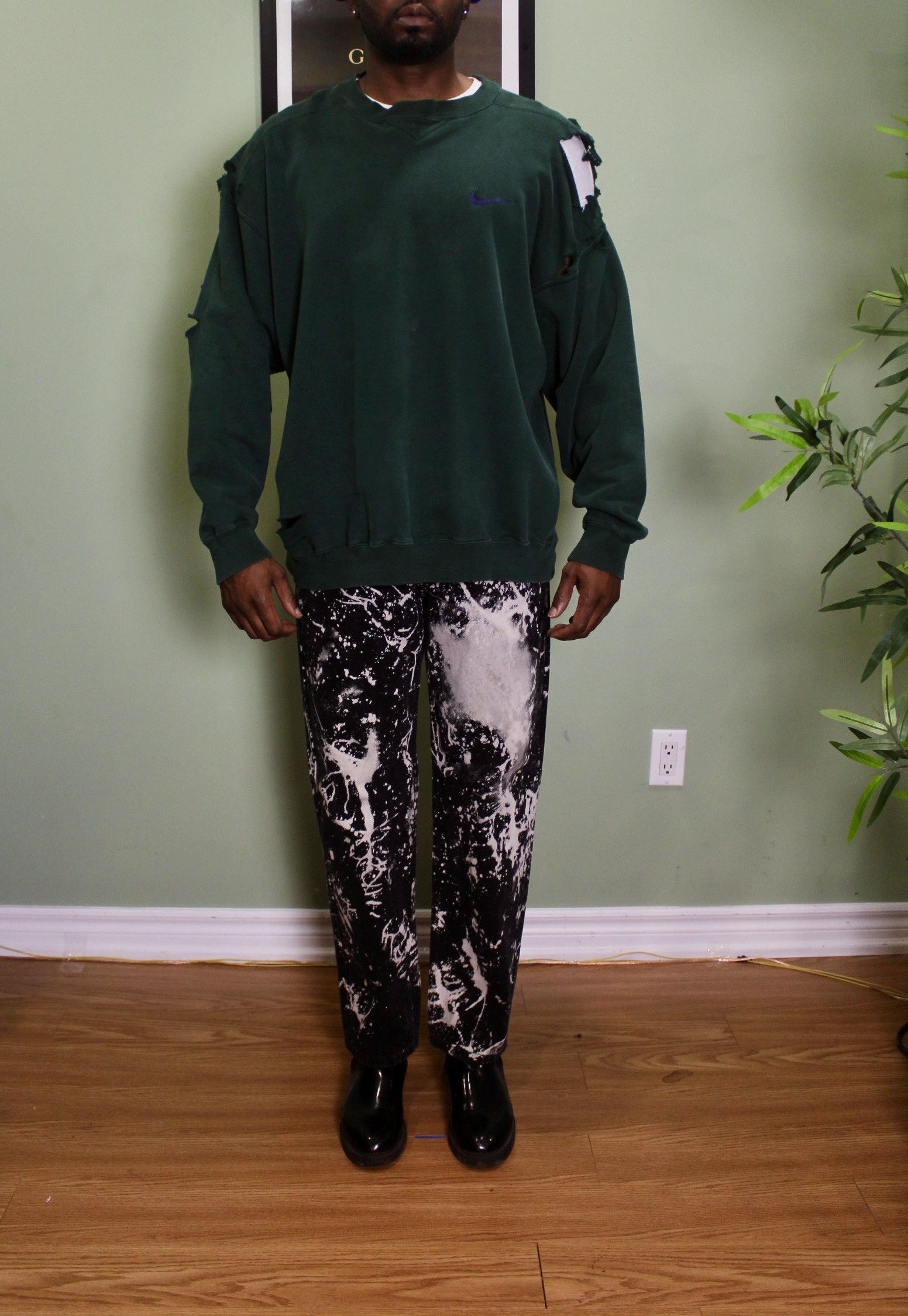 Nike Vintage 1990s Distressed Nike Crew Size US XL / EU 56 / 4 - 2 Thumbnail