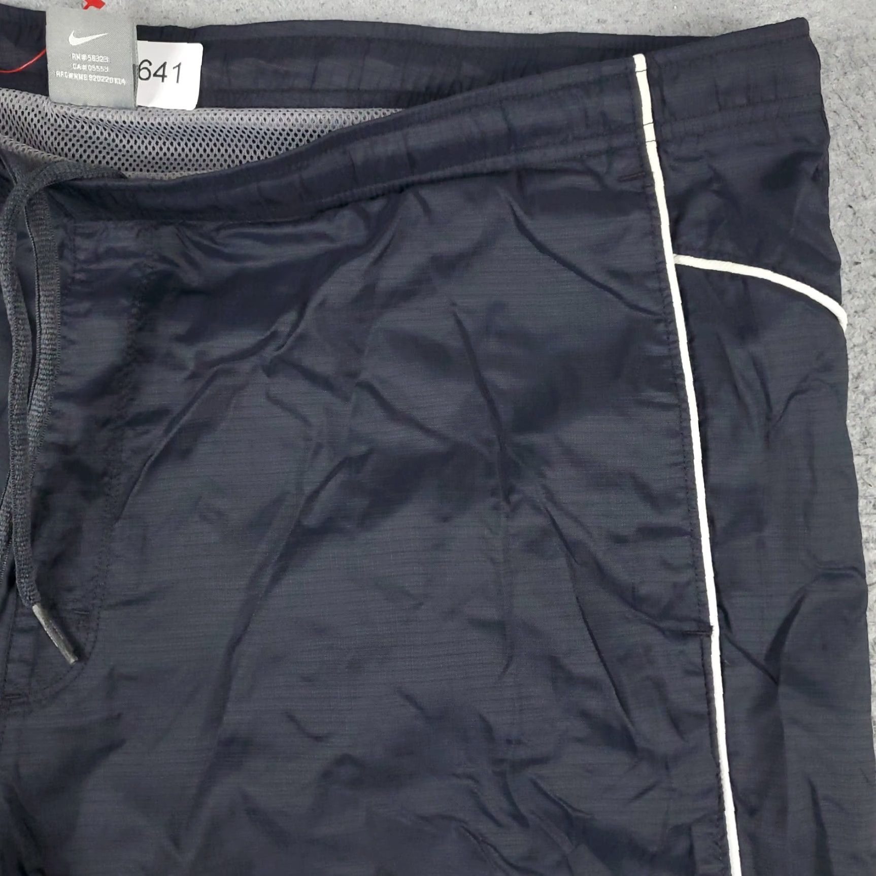Nike Nike Shorts Mens XL Gray Y2K Vintage Swoosh Beach Board Swim Trunks Size US 36 / EU 52 - 3 Thumbnail