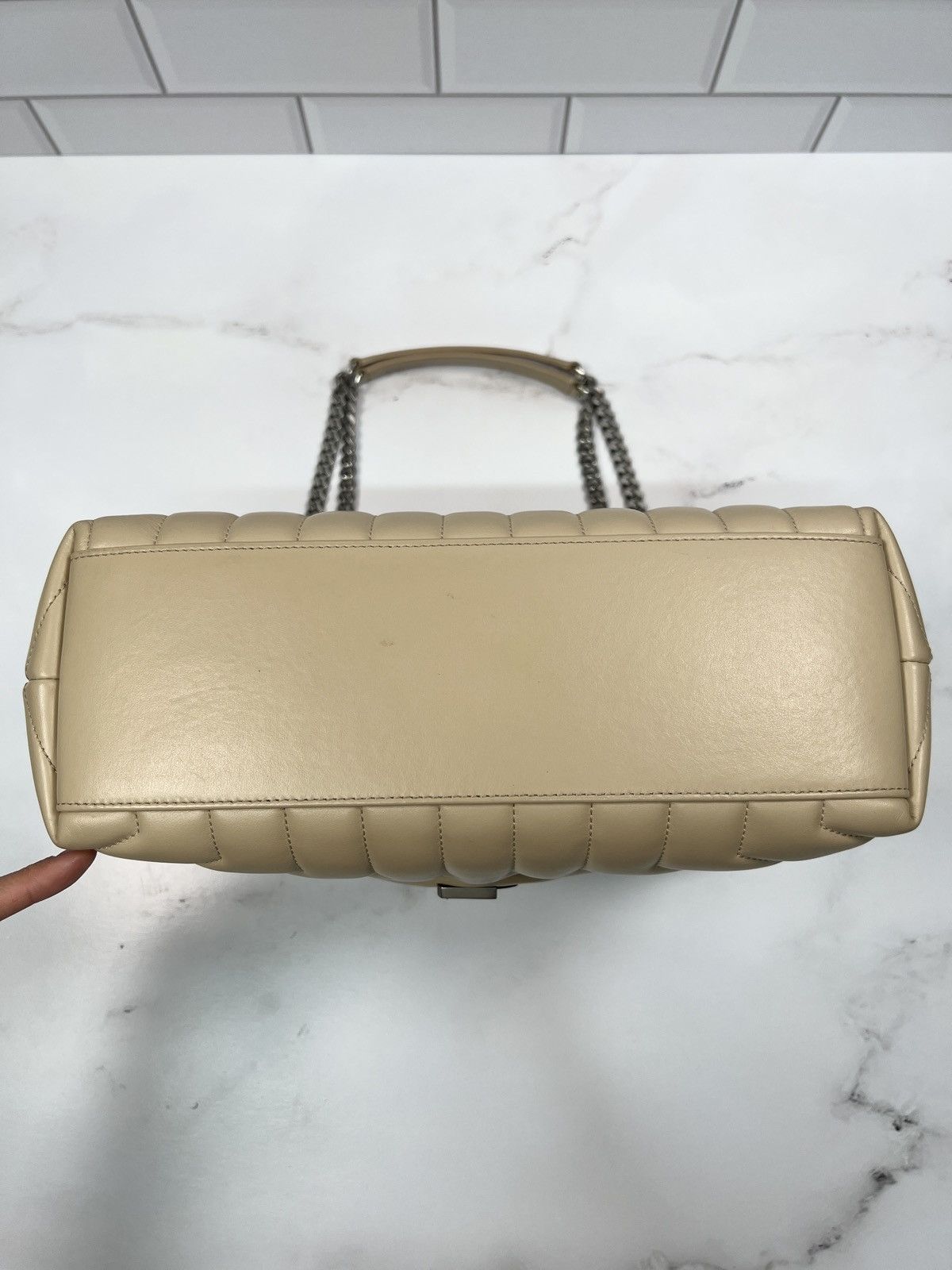Yves Saint Laurent YSL Yves Saint Laurent LouLou Shoulder Bag Crossbody Purse Size ONE SIZE - 4 Thumbnail