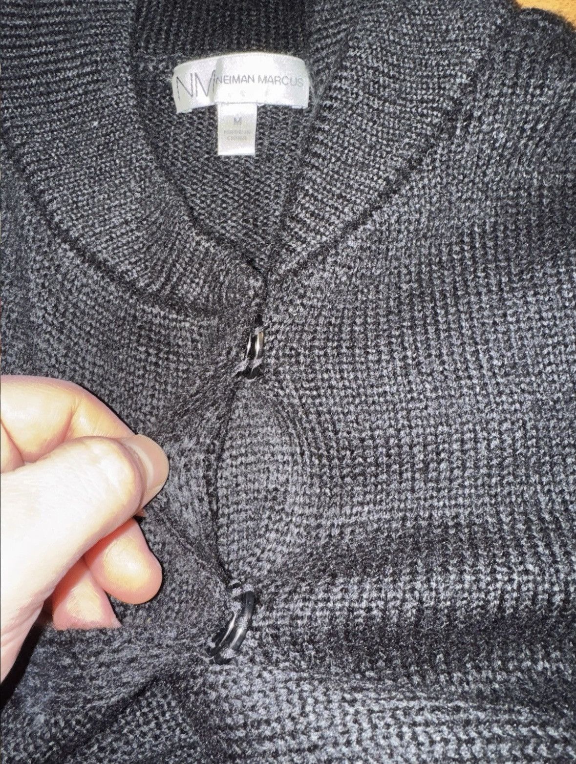 Neiman Marcus Neiman Marcus Embroidered Floral Cardigan Black M Size M / US 6-8 / IT 42-44 - 7 Thumbnail