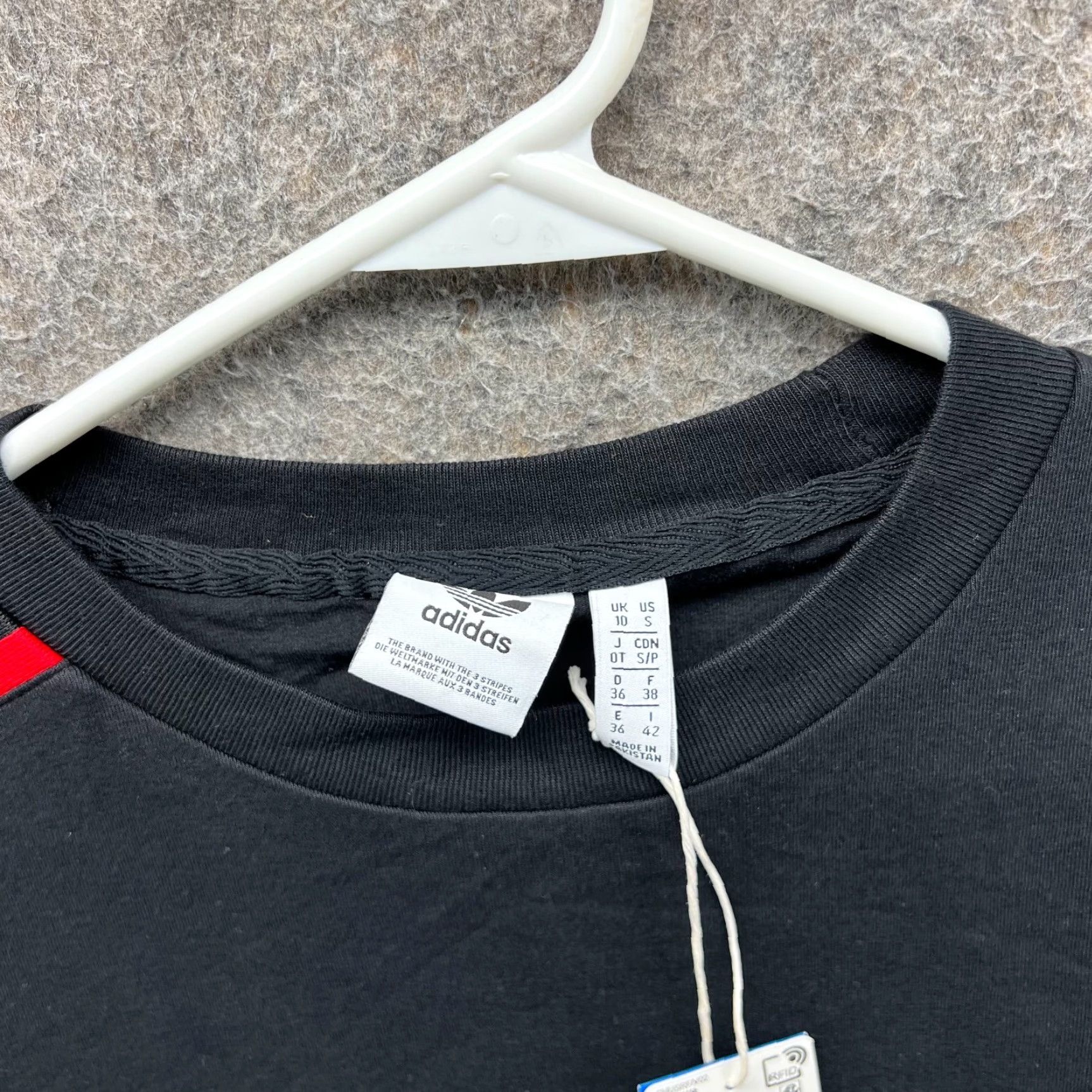 Adidas VINTAGE Adidas Shirt Womens Small Black Red Blue Trefoil Fitted Athletic Originals Tee Size S / US 4 / IT 40 - 3 Thumbnail
