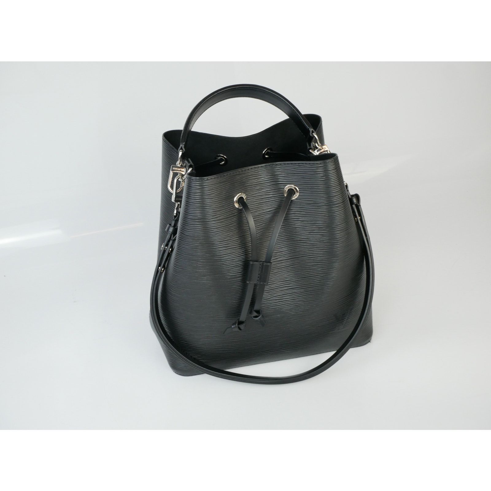 Louis Vuitton Louis Vuitton Black Epi NeoNoe MM Size ONE SIZE - 2 Thumbnail