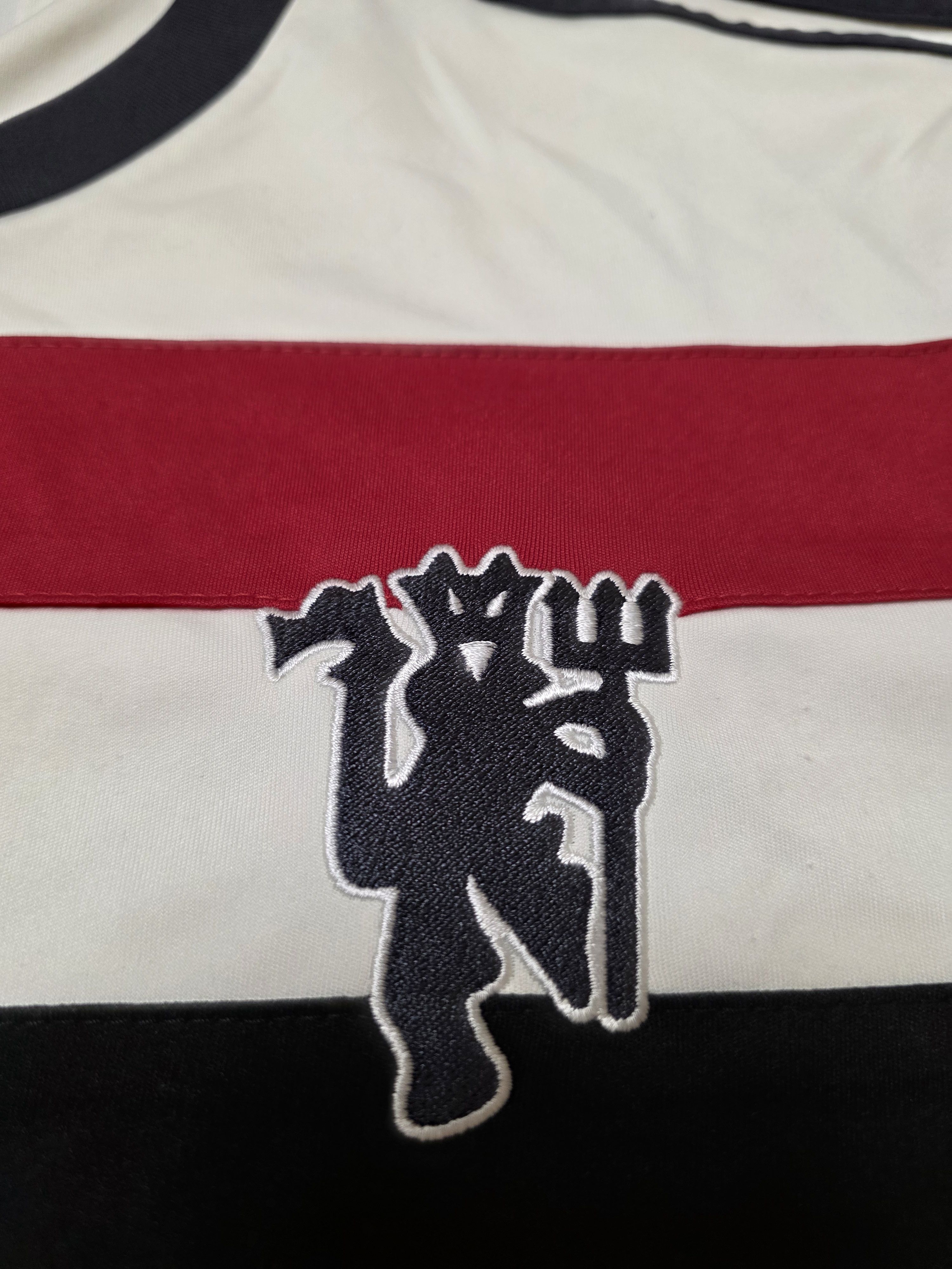 Adidas MANCHESTER UNITED 2024 2025 THIRD FOOTBALL SOCCER JERSEY Size US XL / EU 56 / 4 - 4 Thumbnail
