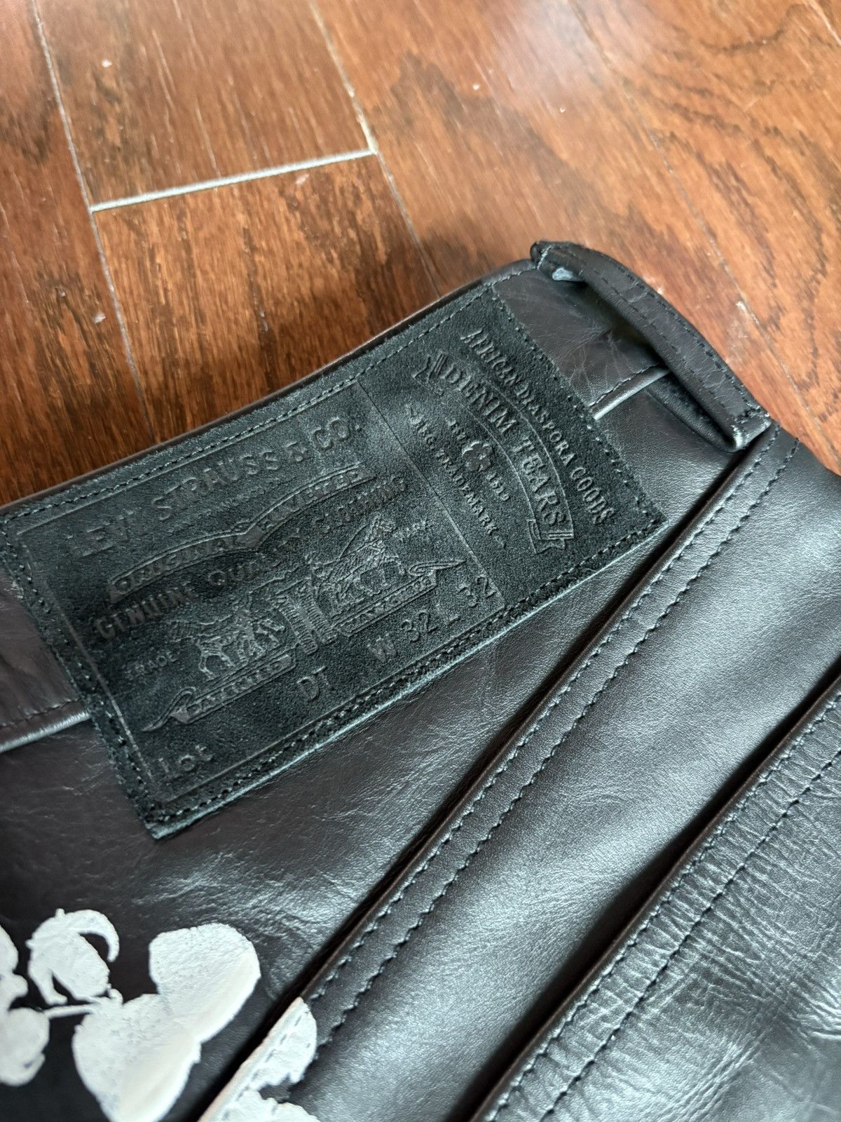 DENIM TEARS Denim Tears Leather Black Cotton Wreath Pants Size US 32 / EU 48 - 9 Thumbnail
