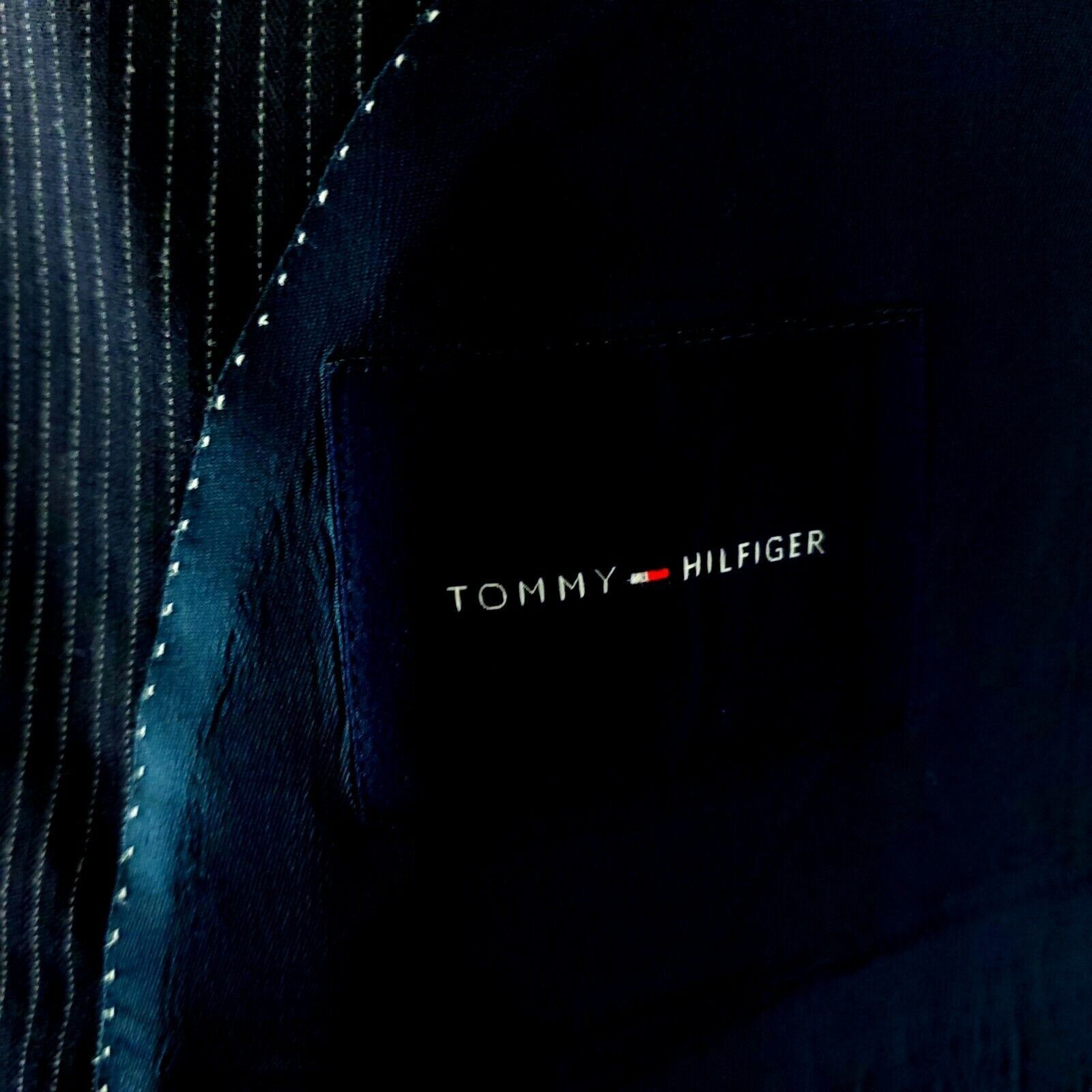Tommy Hilfiger Tommy Hilfiger Wool 2 Button 2 Piece Suit 40R Blue Herringbo Size 40R - 8 Thumbnail