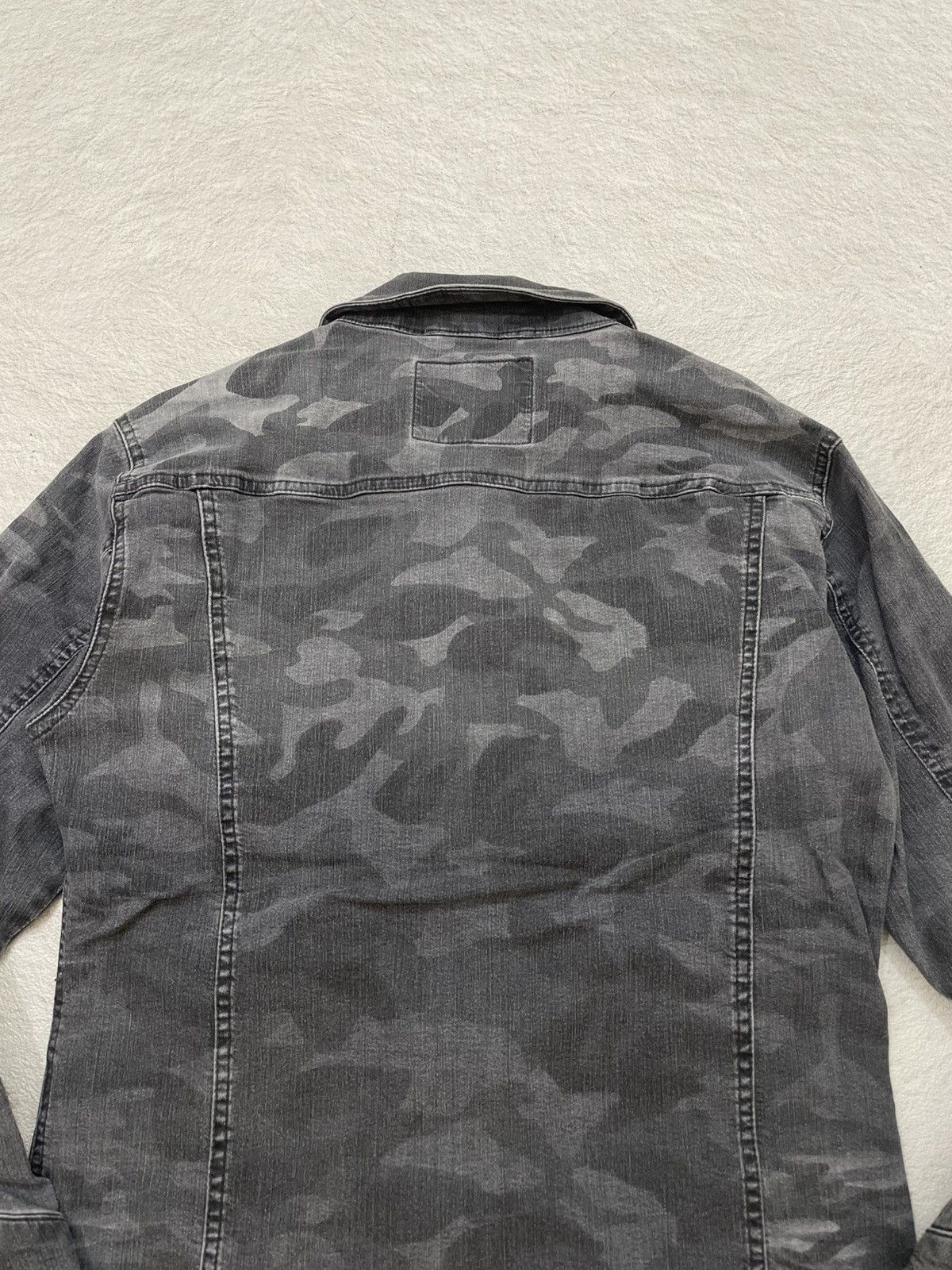 Japanese Brand 2000s Japan Black Denim Camo Jacket Multi Pocket Vkei Y2K Size US S / EU 44-46 / 1 - 7 Thumbnail