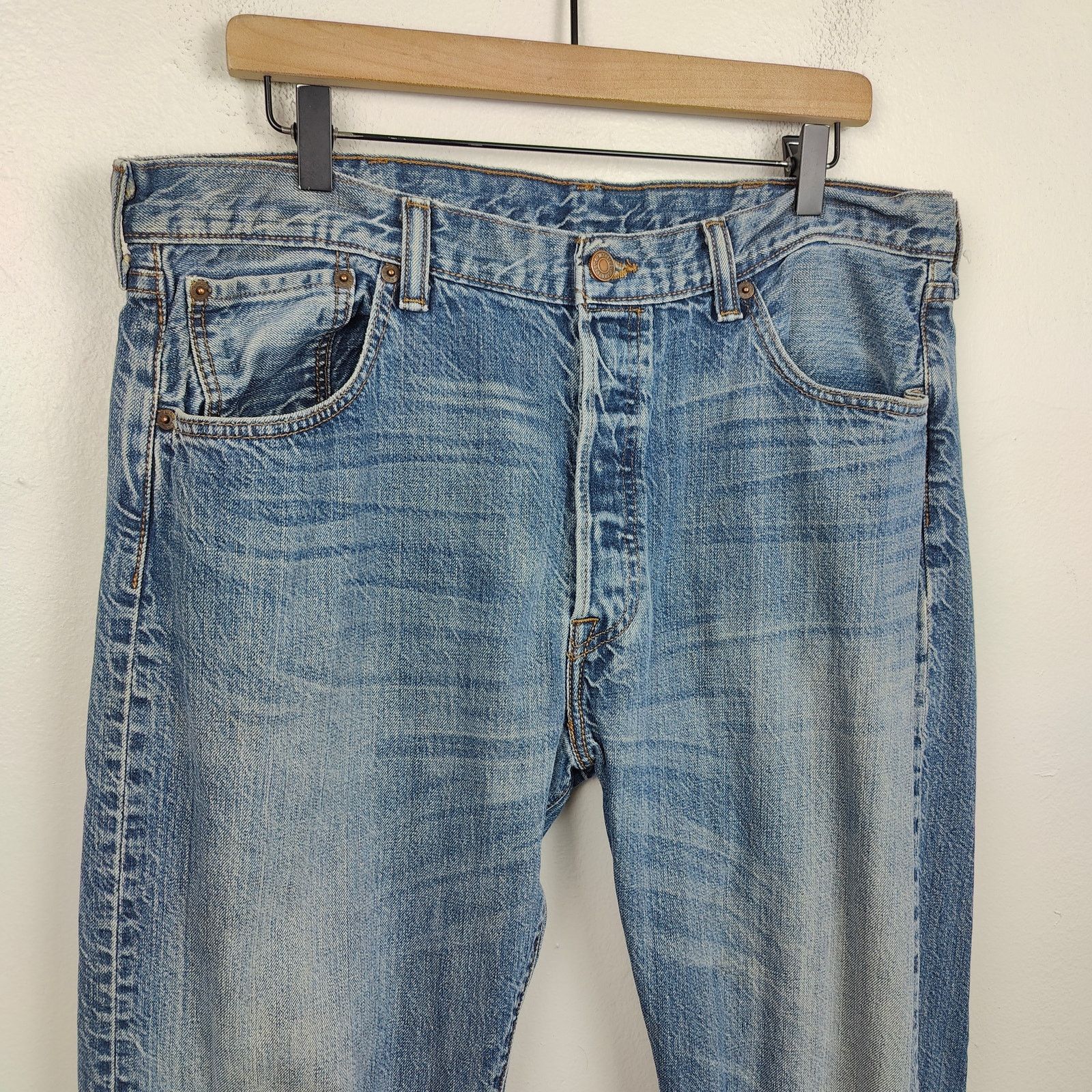 Levi's Vintage 90s Levi's 501 Jeans Mens 38x32 Medium Wash Size US 38 / EU 54 - 2 Thumbnail