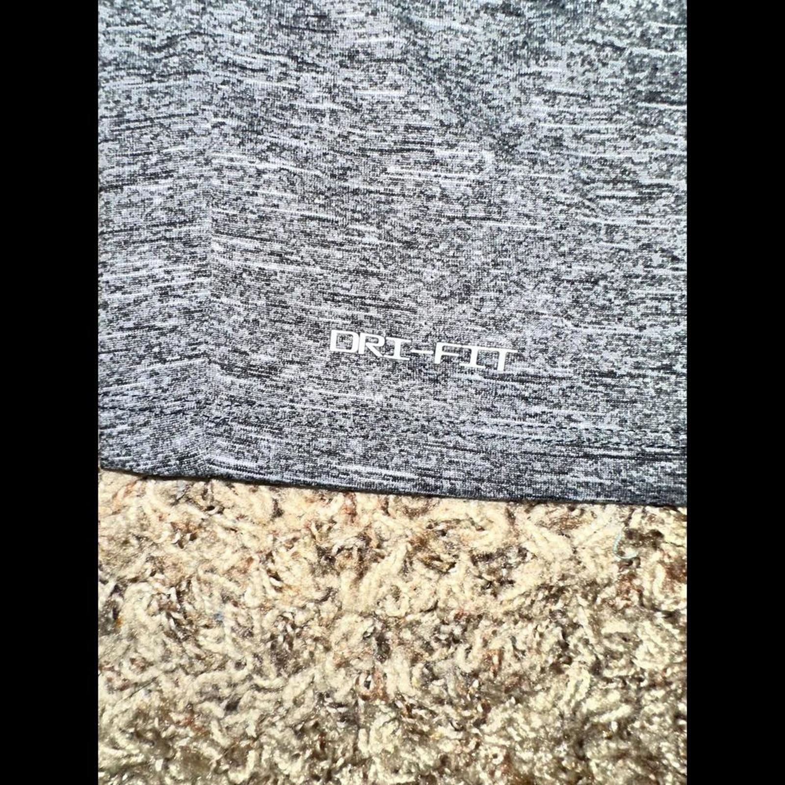 Nike Men's Heather Long Sleeve Hydroguard Swim Shirt Size US L / EU 52-54 / 3 - 2 Thumbnail