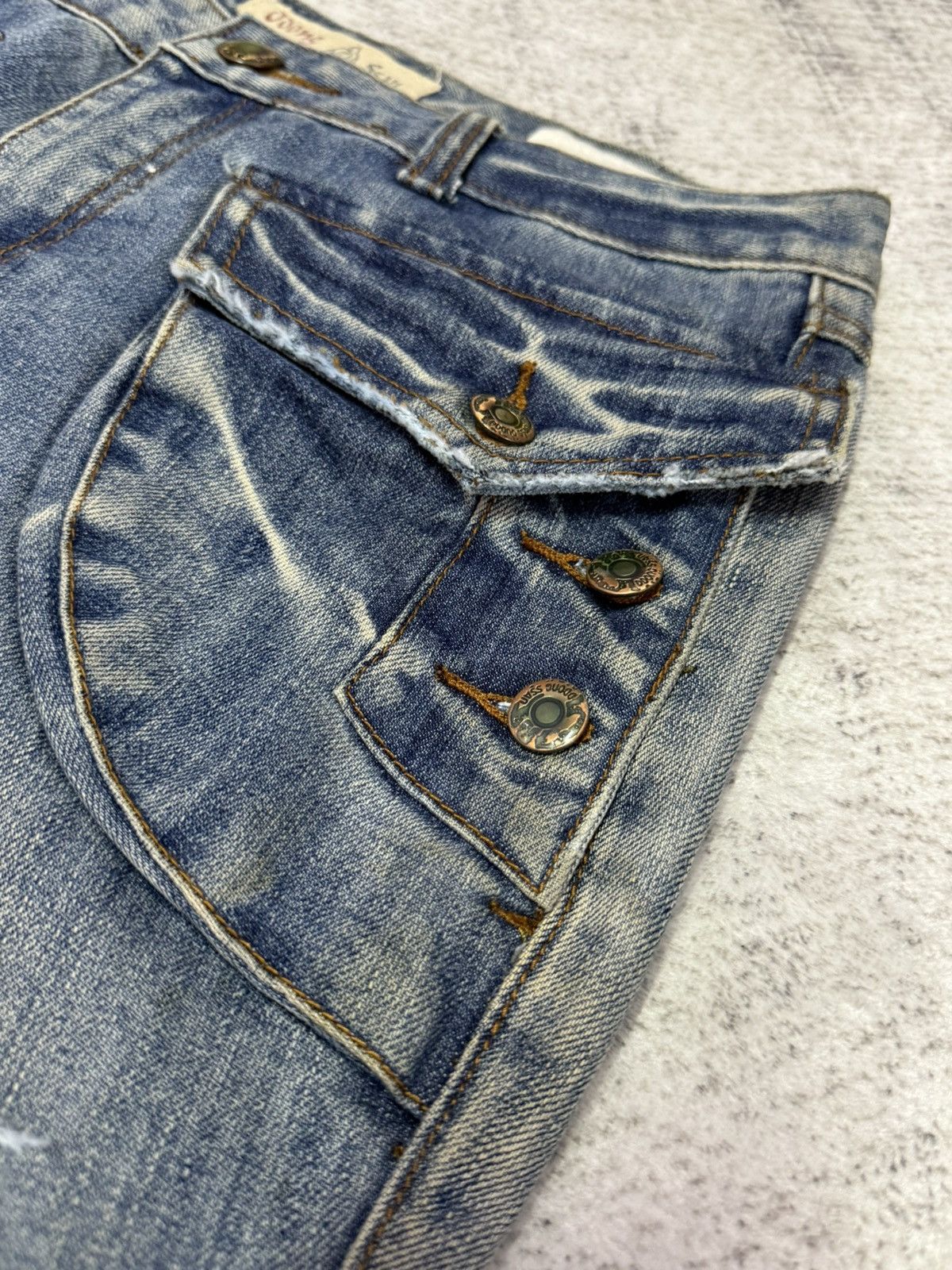 LOWBOX × Le Grande Bleu (L.G.B.) × Tete Homme Bbong San Japan Asymmetrical Cargo Pocket Flared Jeans Size US 30 / EU 46 - 12 Thumbnail