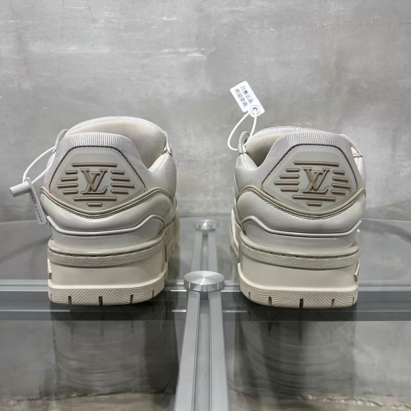 Louis Vuitton LV Trainer White UK6/40 Original Box Size US 7 / EU 40 - 6 Thumbnail