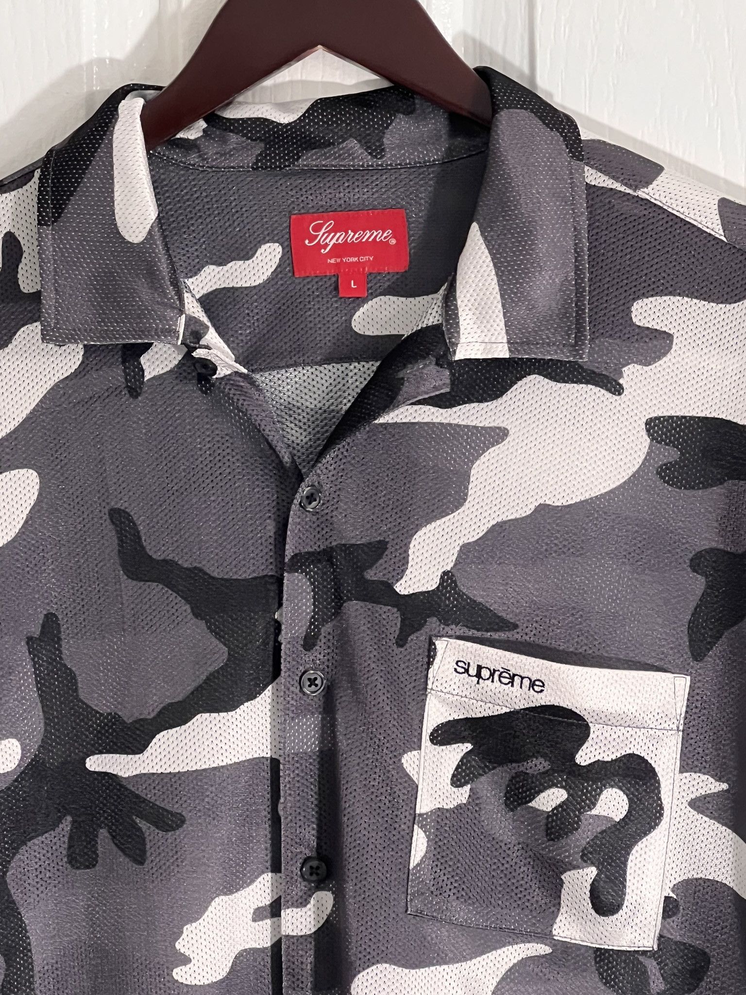 Supreme SUPREME Camo Shirt Button Down Snow Black Large FW20 Size US L / EU 52-54 / 3 - 2 Thumbnail