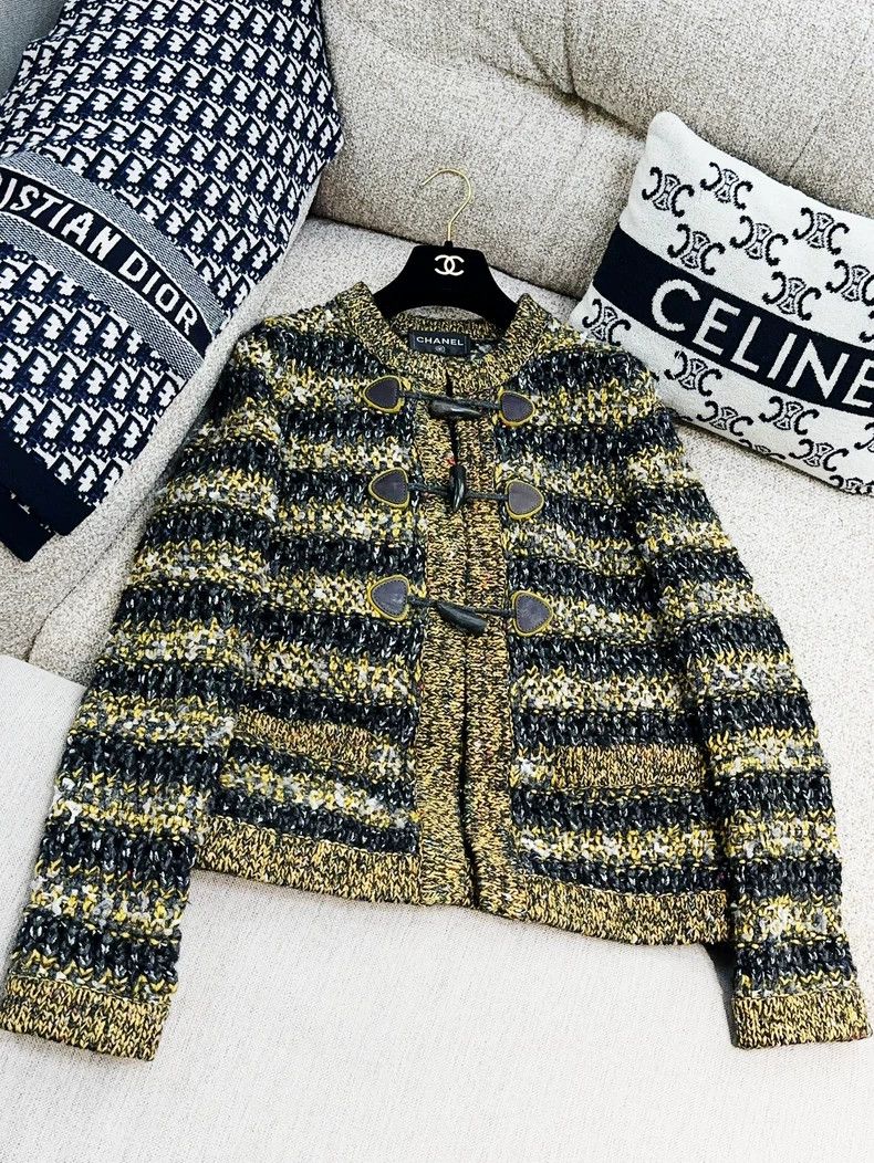 Chanel Chanel Black, yellow and white mixed color striped ox horn Size XS / US 0-2 / IT 36-38 - 3 Thumbnail