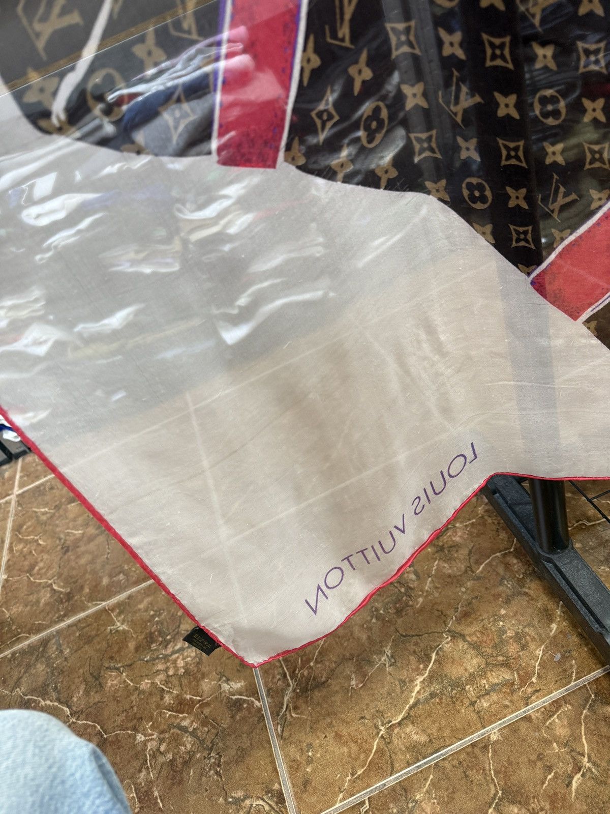 Louis Vuitton 🇮🇹 Louis Vuitton Monogram Silk Scarf Shawl Wrap Luxury Rare Size ONE SIZE - 9 Thumbnail