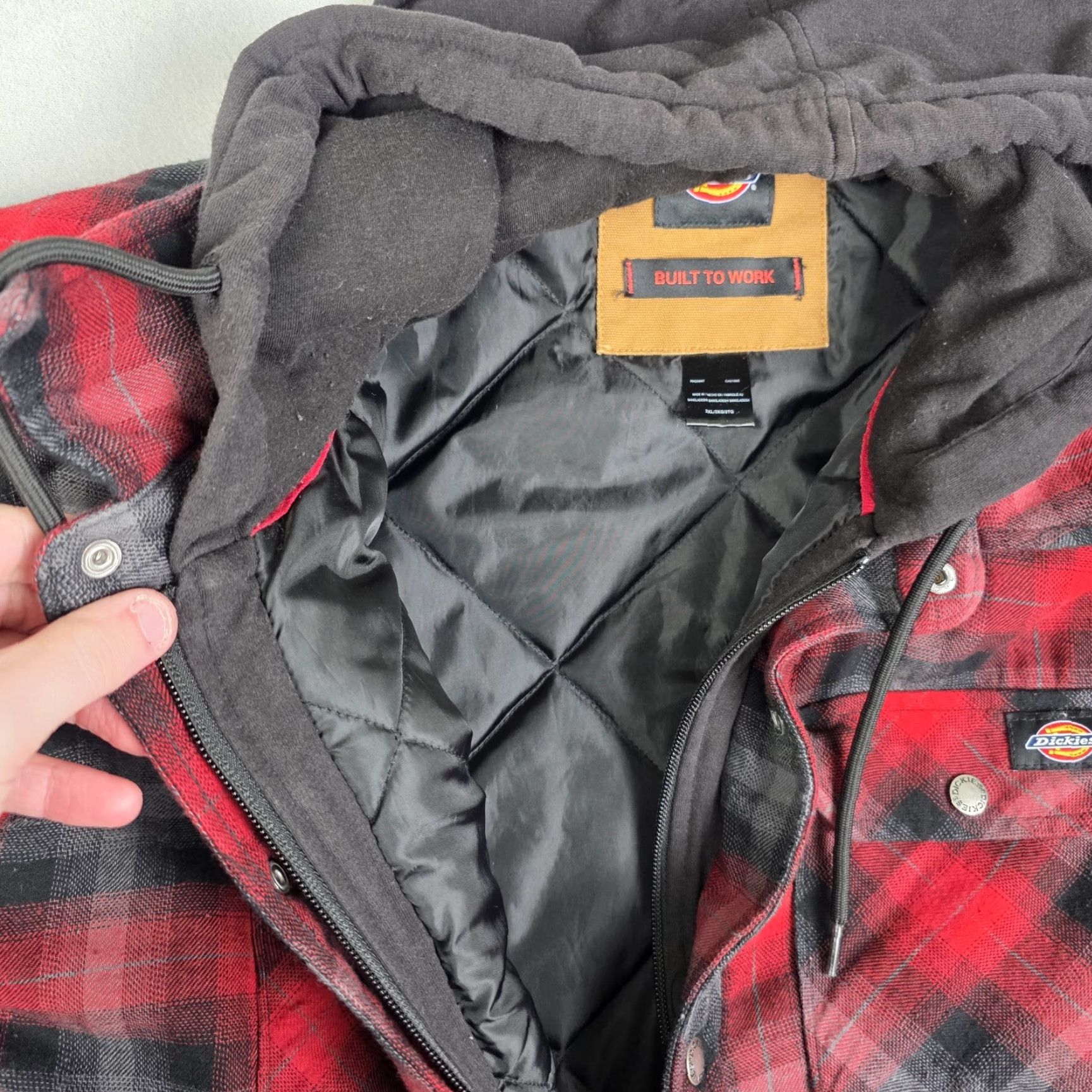 Dickies Dickies Shacket Mens 3XL Red Black Hood Quilted Lined Zip Jacket Workwear Plaid Shacket Mens 3XL Red Black Hooded Quilted Zip Jacket Dickies Size US XXL / EU 58 / 5 - 4 Thumbnail