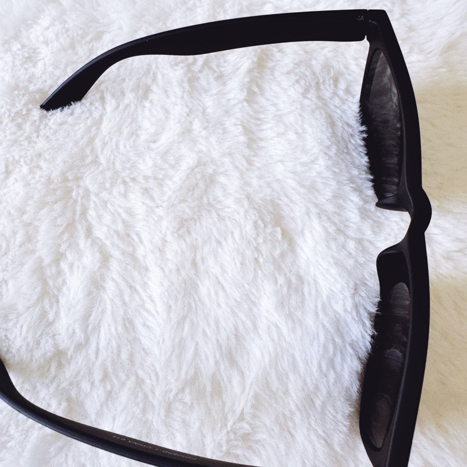 Other Lola Matte Black Polycarbonate Sunglasses Size ONE SIZE - 5 Thumbnail