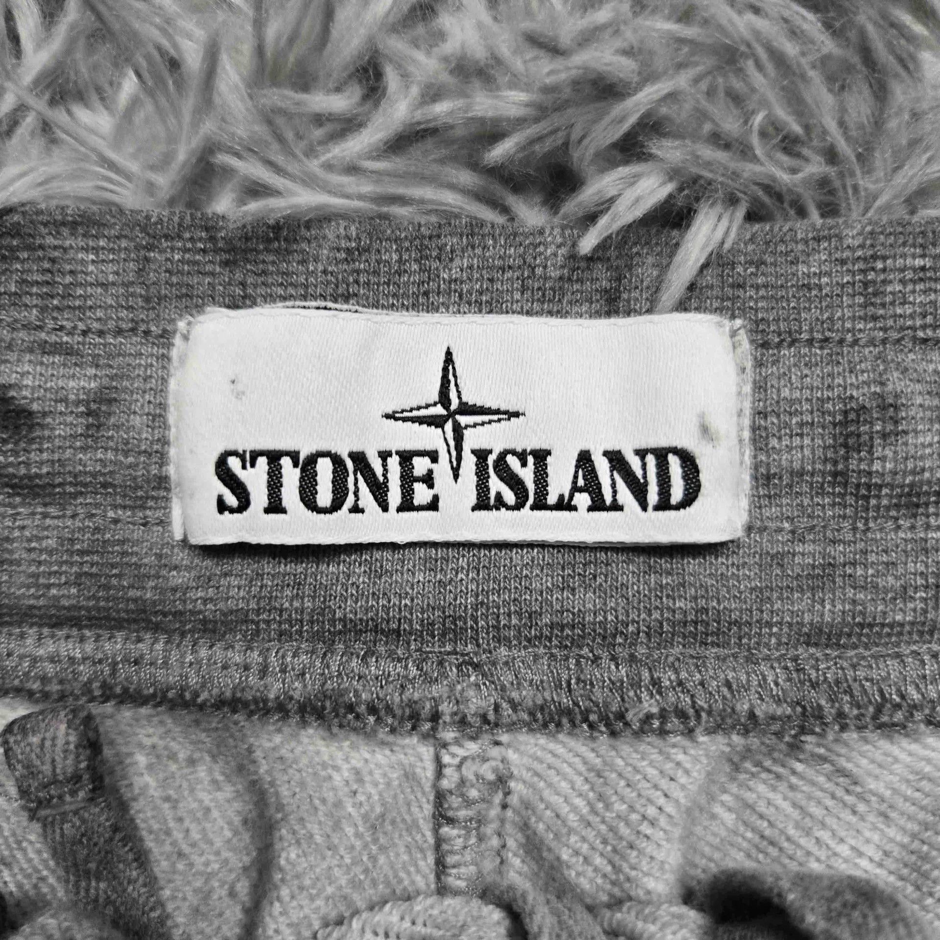 Stone Island stone island gradient wash shorts size large Size US 34 / EU 50 - 3 Thumbnail