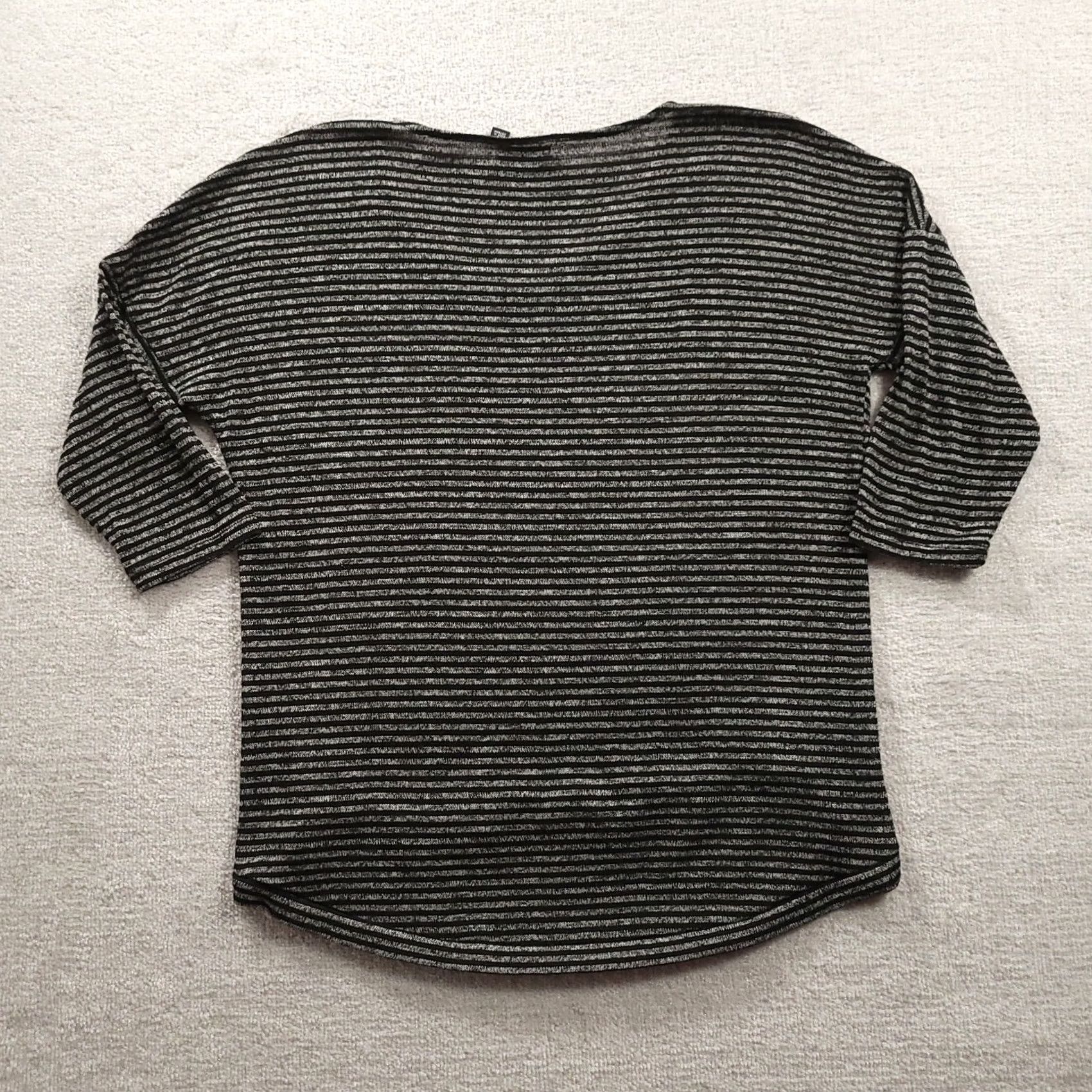 Vintage A.N.A Womens V-Neck 3/4 Sleeve Shirt Black Gray Striped Shirt L Womens Size L / US 10 / IT 46 - 7 Thumbnail