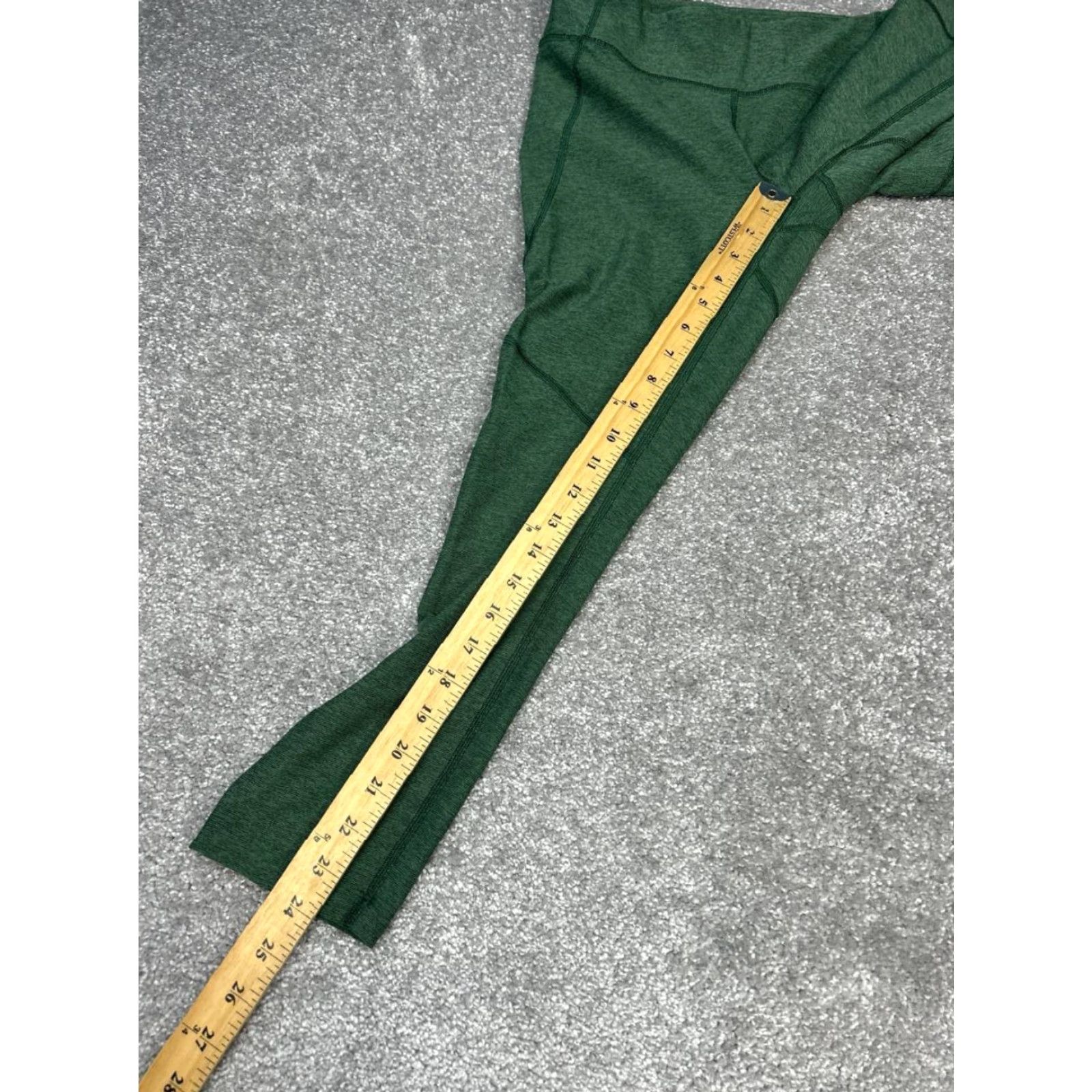 Outdoor Voices Outdoor Voices Leggings Womens Medium Green Cropped Stretch Mid Rise Training Size 32" / US 10 / IT 46 - 3 Thumbnail