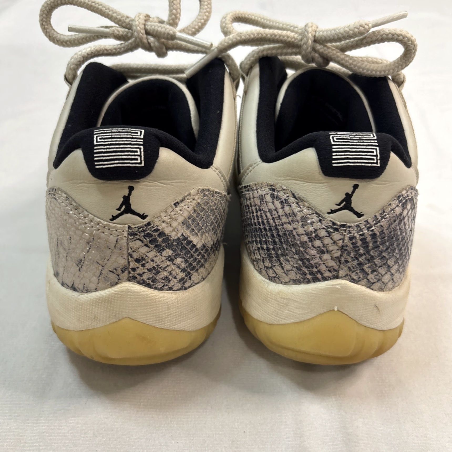 Jordan Brand Jordan Air Jordan 11 Low Sneaker Men 9 Light Bone Snakeskin CD6846-002 White/Snakeskin 2019 NO BOX Size US 8 / EU 41 - 5 Thumbnail