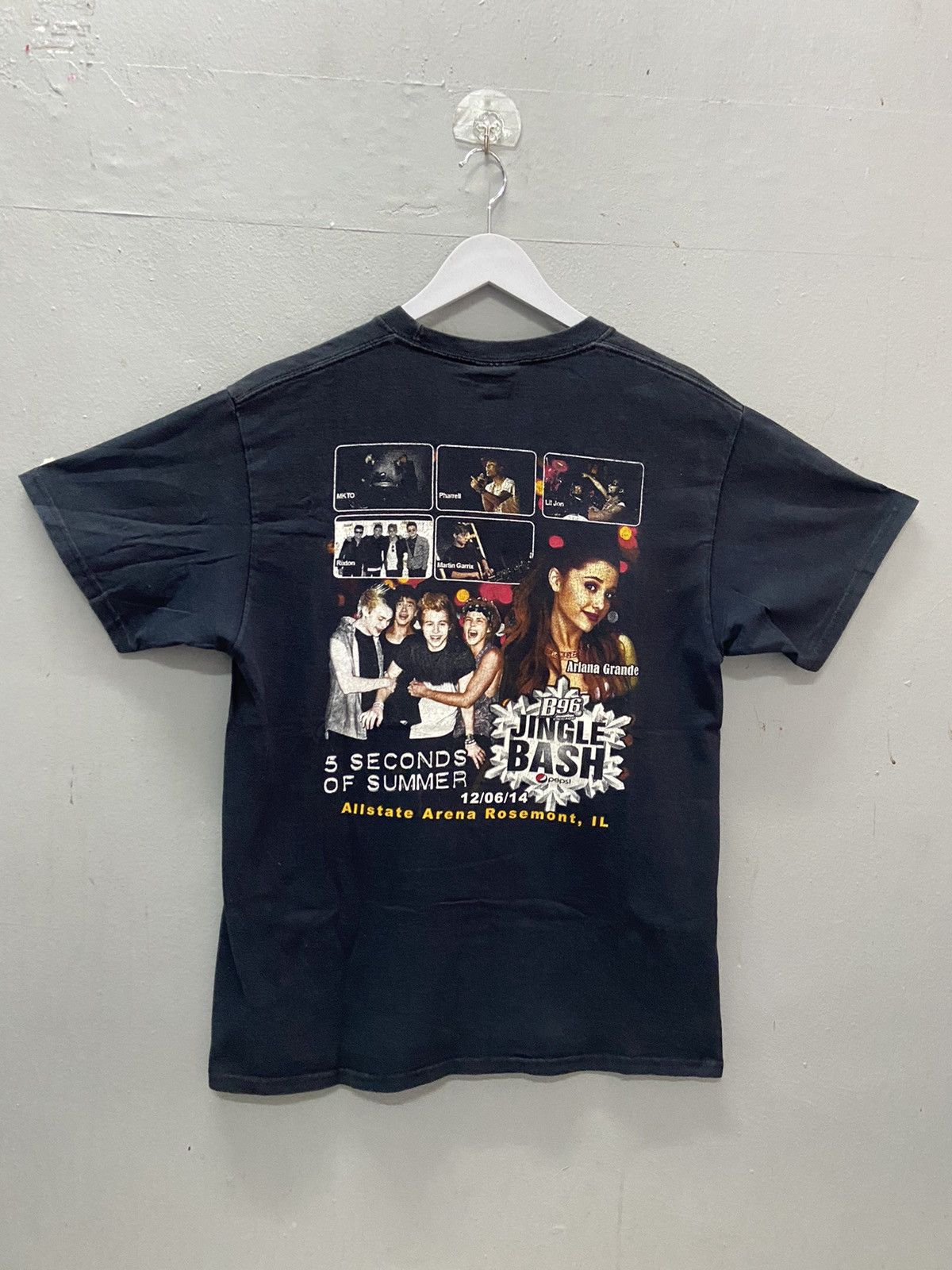 Band Tees JINGLE BASH 2014 B96 CHICAGO TOUR TEE SHIRT Size US M / EU 48-50 / 2 - 2 Thumbnail