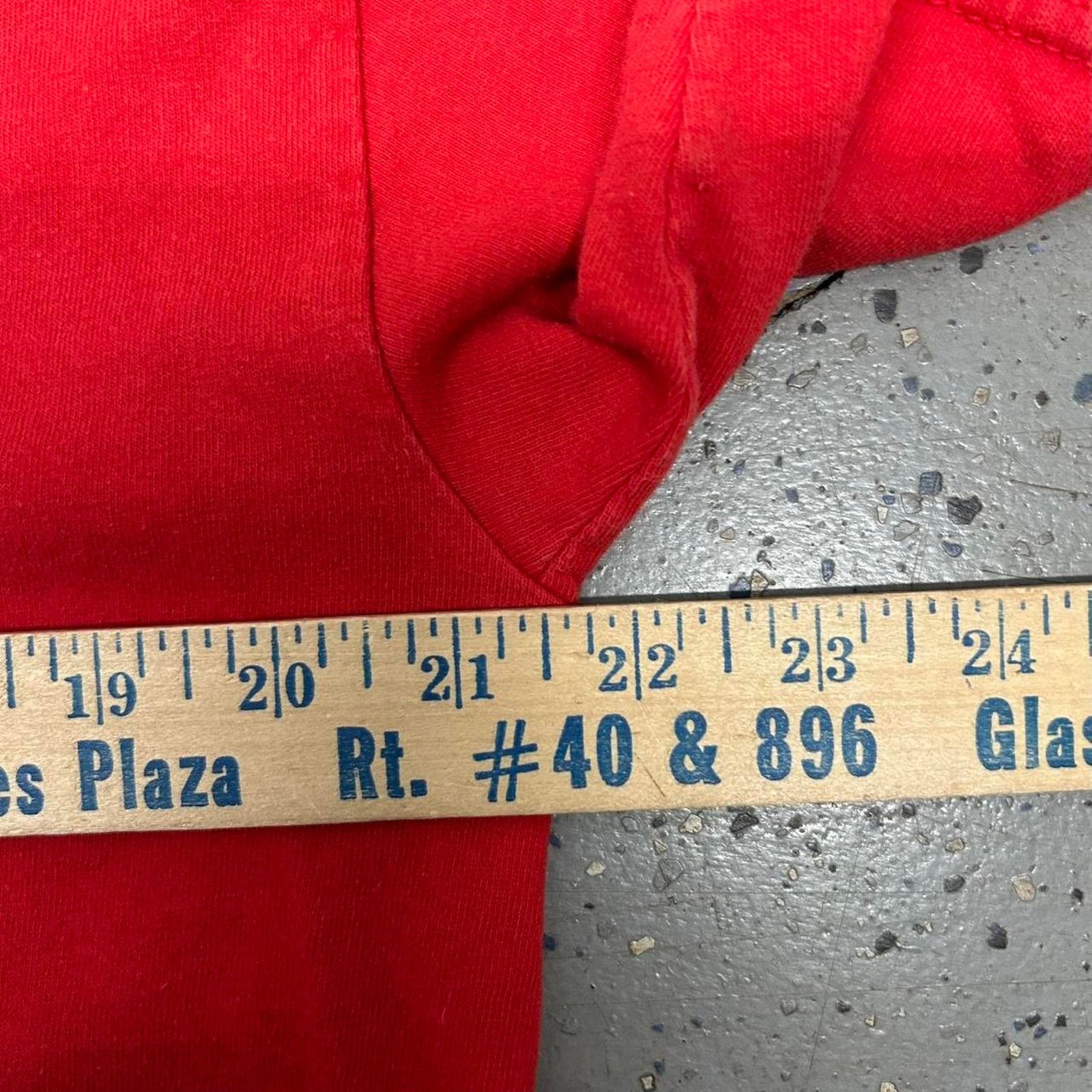 Gildan Y2K Red "One Cat Short Of Crazy" graphic tee Size L / US 10 / IT 46 - 5 Thumbnail