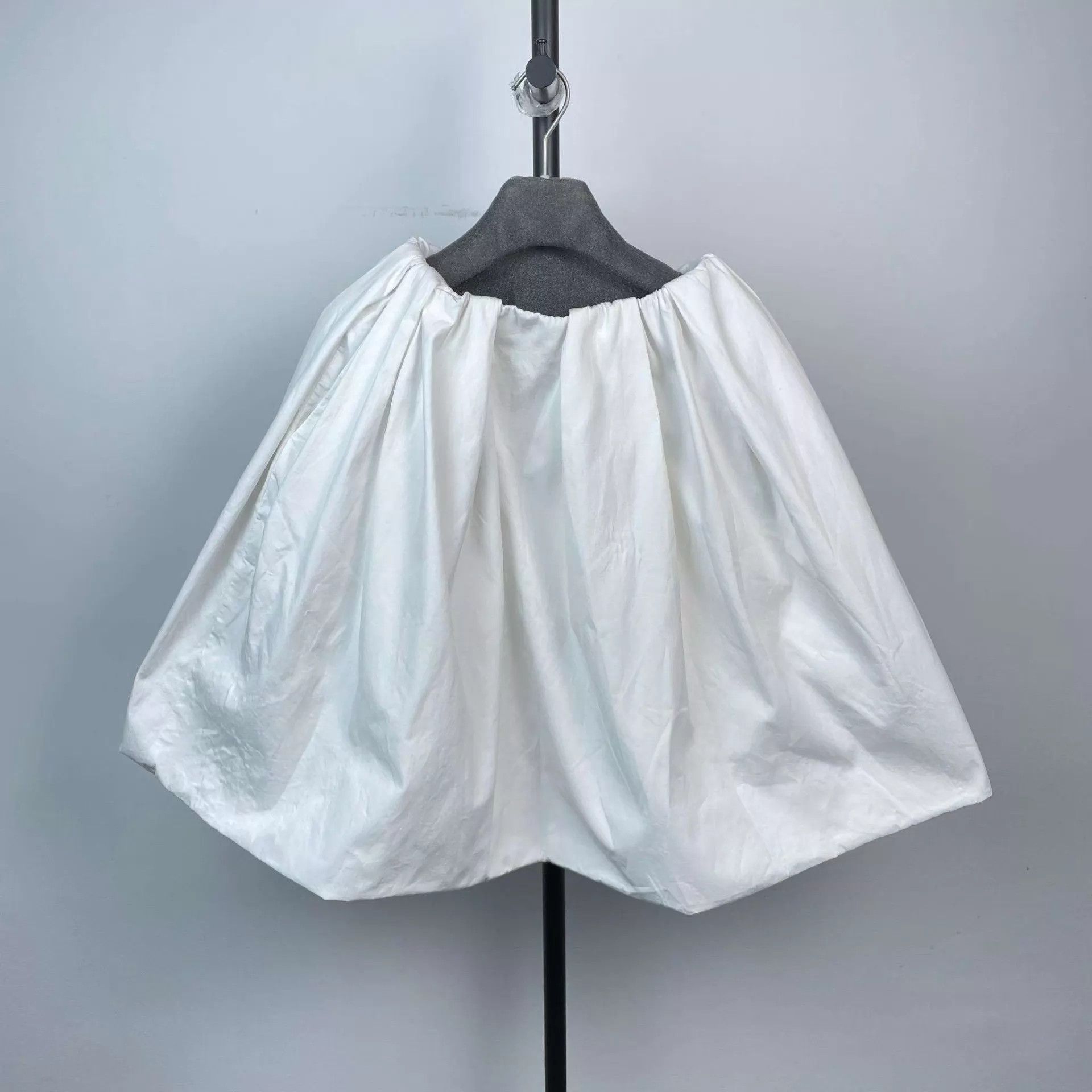 Miu Miu MIU MIU 98 New White Skirt 40 Size 27" / US 4 / IT 40 - 2 Thumbnail
