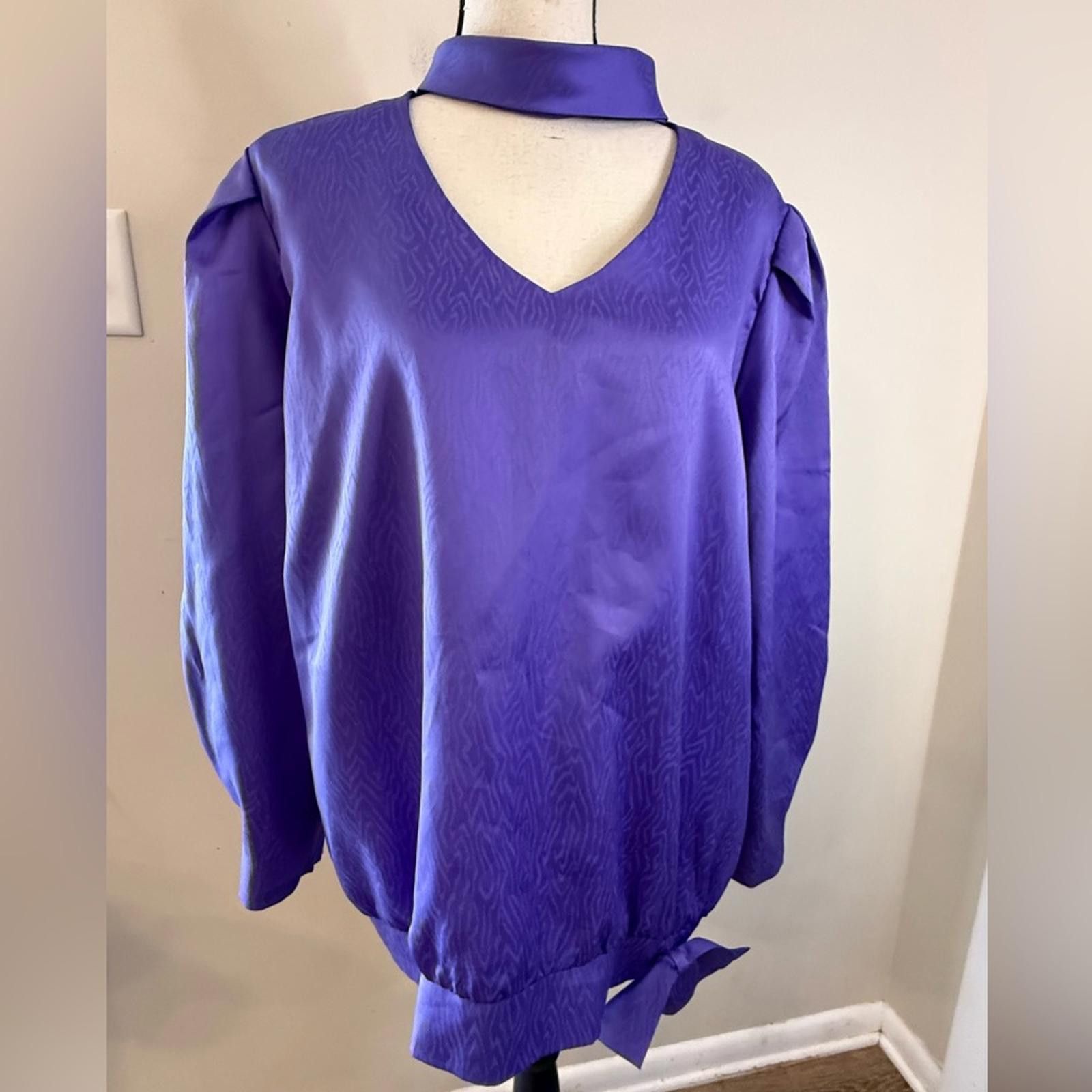 Other Purple dressy top subtle swirled pattern coquette bow SZ 1X Size XL / US 12-14 / IT 48-50 - 1 Thumbnail