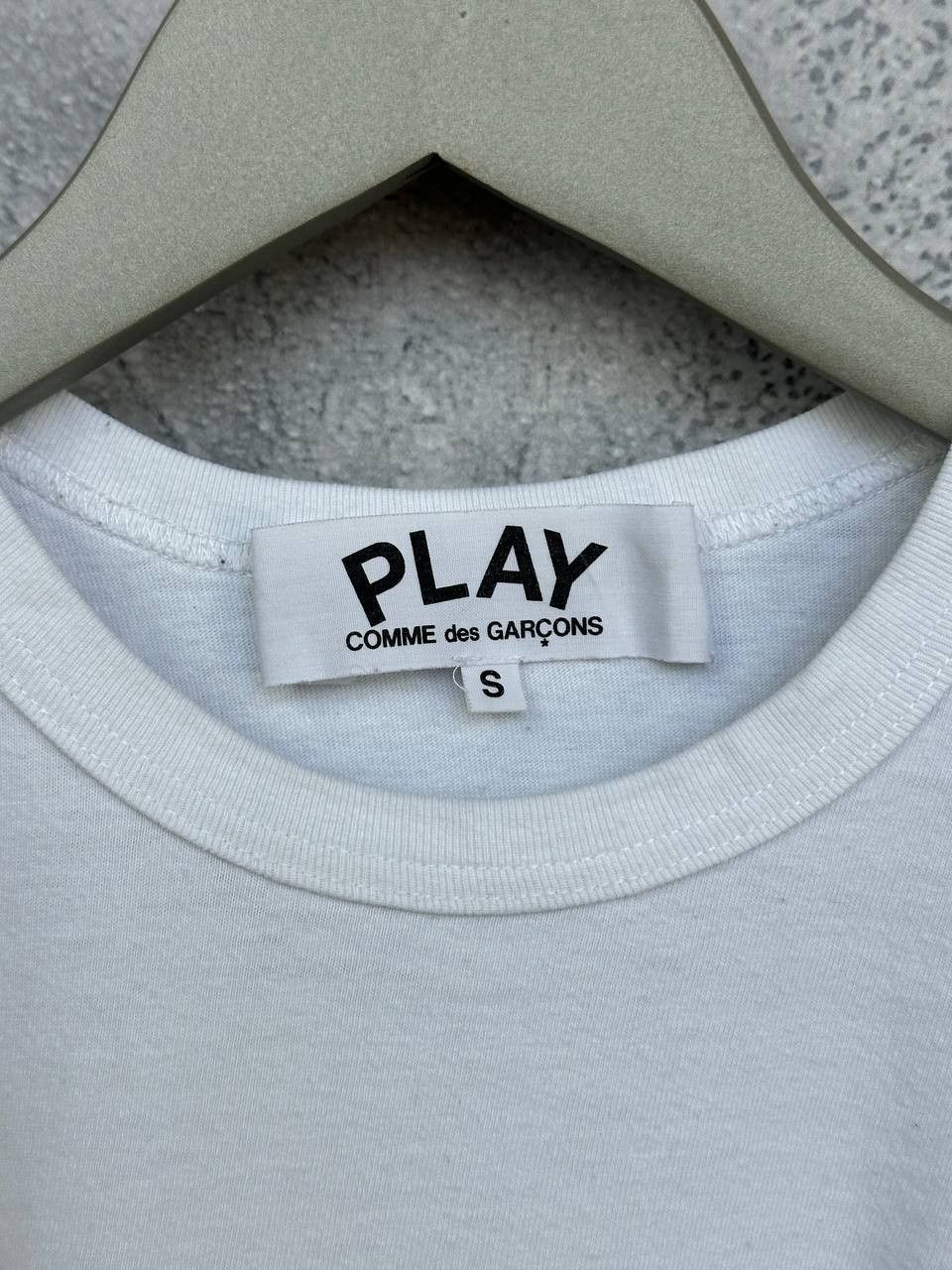 Comme des Garcons PLAY Comme des Garcons PLAY Heart Black Logo T-Shirt White Crew Size S / US 4 / IT 40 - 11 Thumbnail
