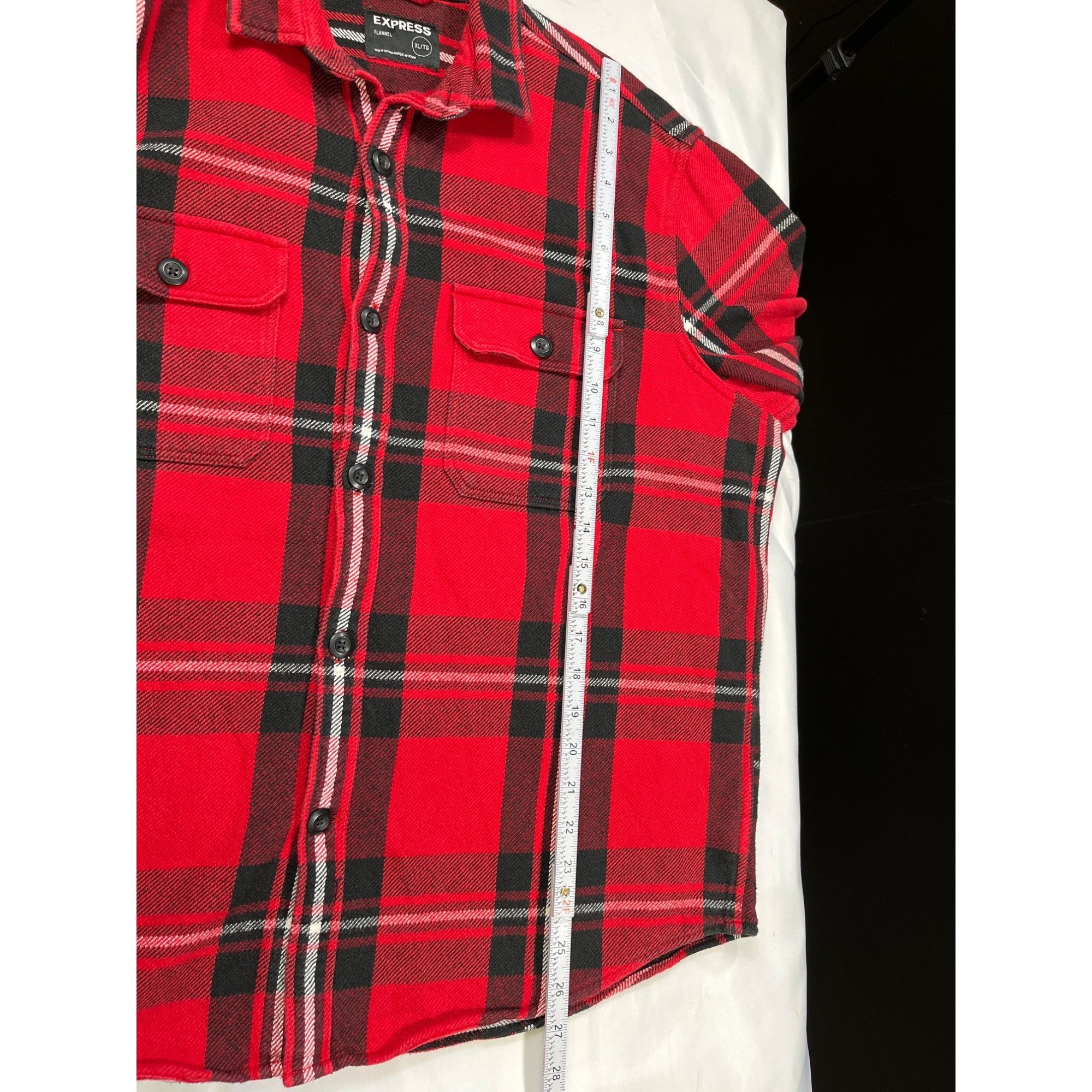 Express Express SKU 7653 Mens Red and Black Plaid Flannel Button Up Size US XL / EU 56 / 4 - 5 Thumbnail