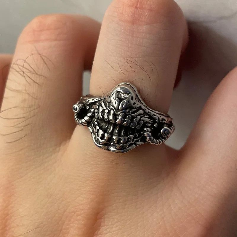 Japanese Brand × Jewelry × Vintage Retro Mask Ring Size ONE SIZE - 1 Thumbnail