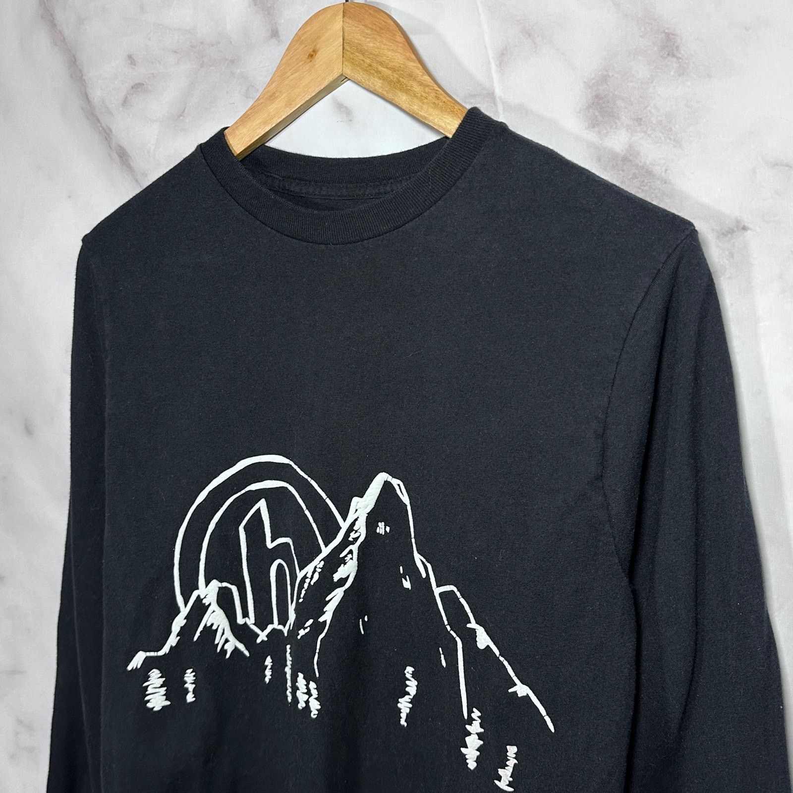 HIDDEN Hidden NY Black Mountain Longsleeve Size US S / EU 44-46 / 1 - 2 Thumbnail