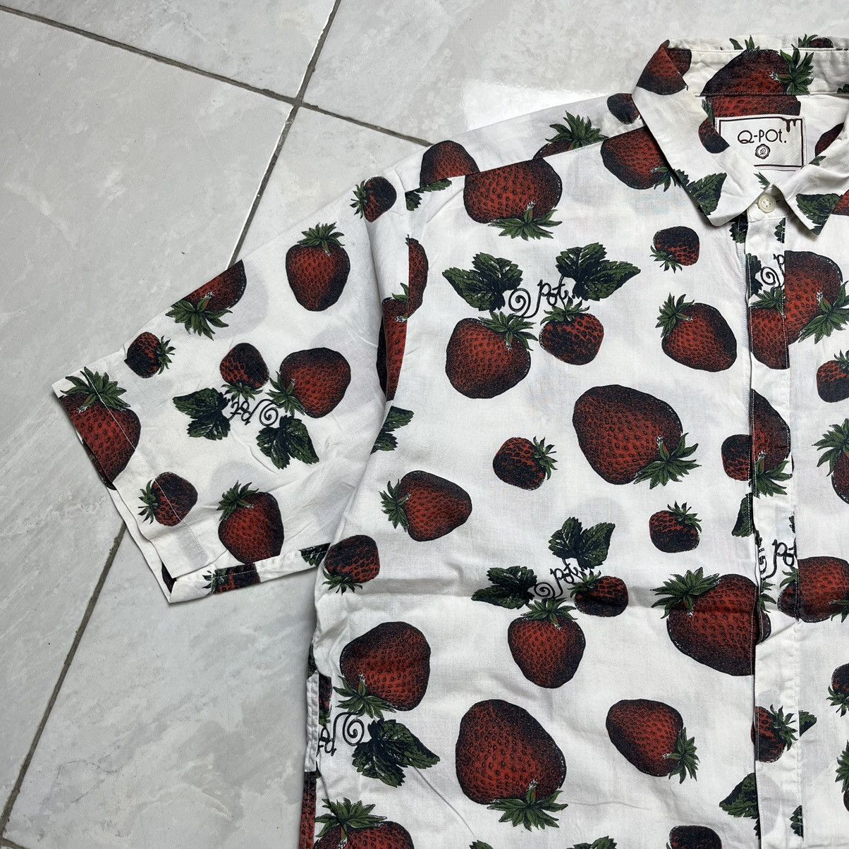 Designer × Japanese Brand gramme shibuya strawberry print button ups shirt Size US M / EU 48-50 / 2 - 3 Thumbnail