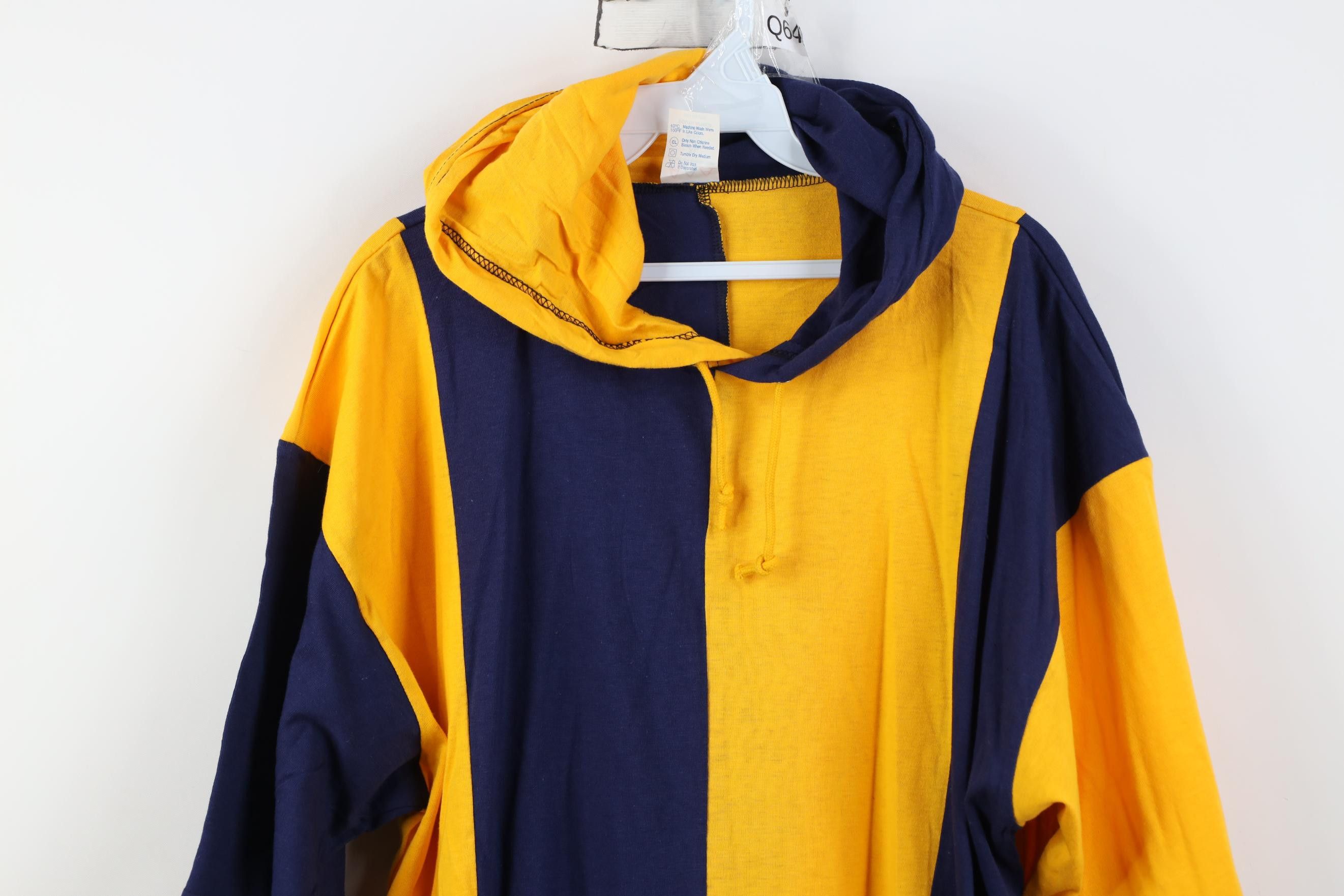 Vintage Deadstock Vintage 90s University of Michigan Hooded T-Shirt Size US XL / EU 56 / 4 - 2 Thumbnail