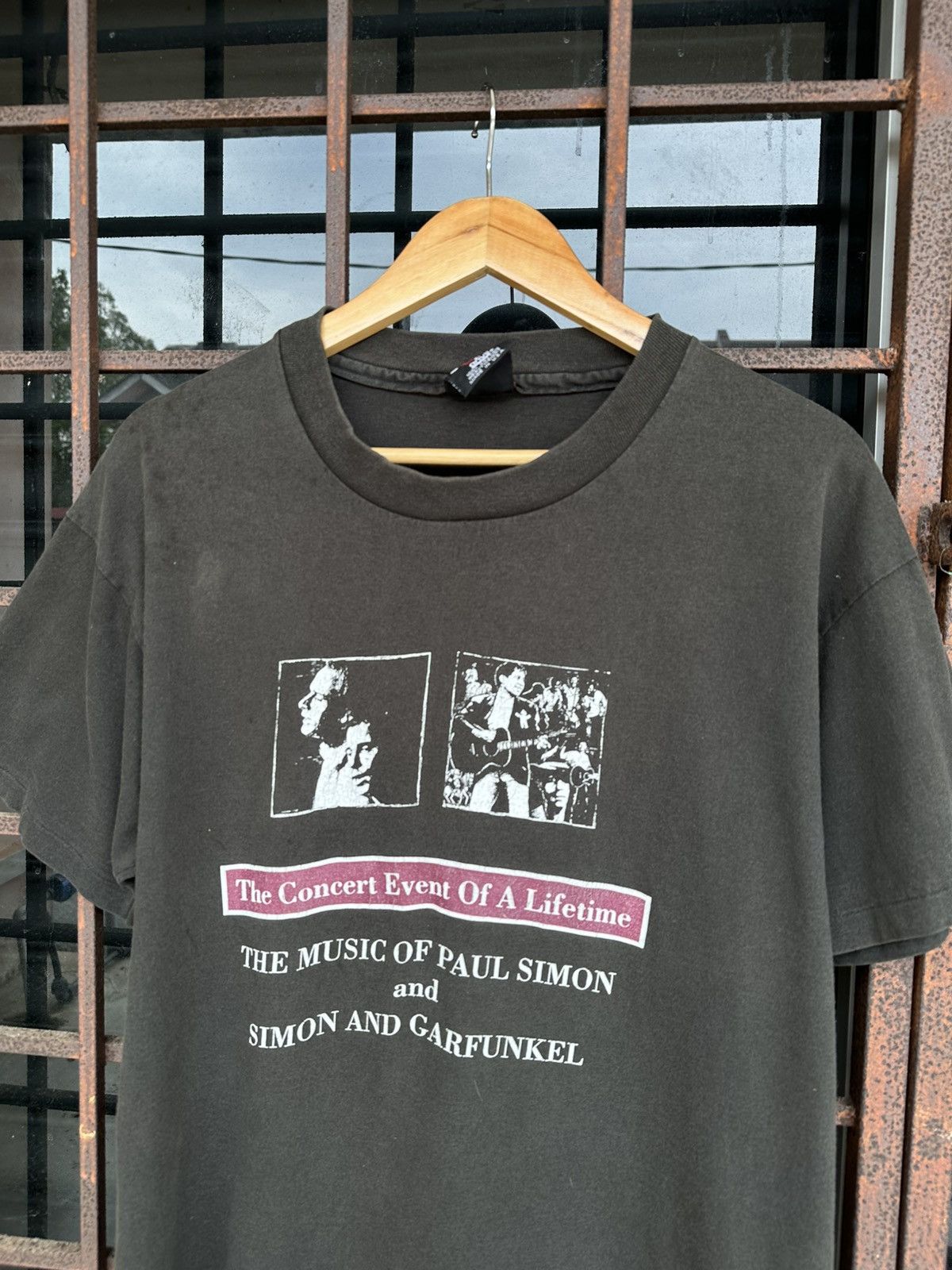 Vintage Thrashed PAUL SIMON Faded Distressed Band Tee ERD GRUNGE Size US L / EU 52-54 / 3 - 6 Thumbnail