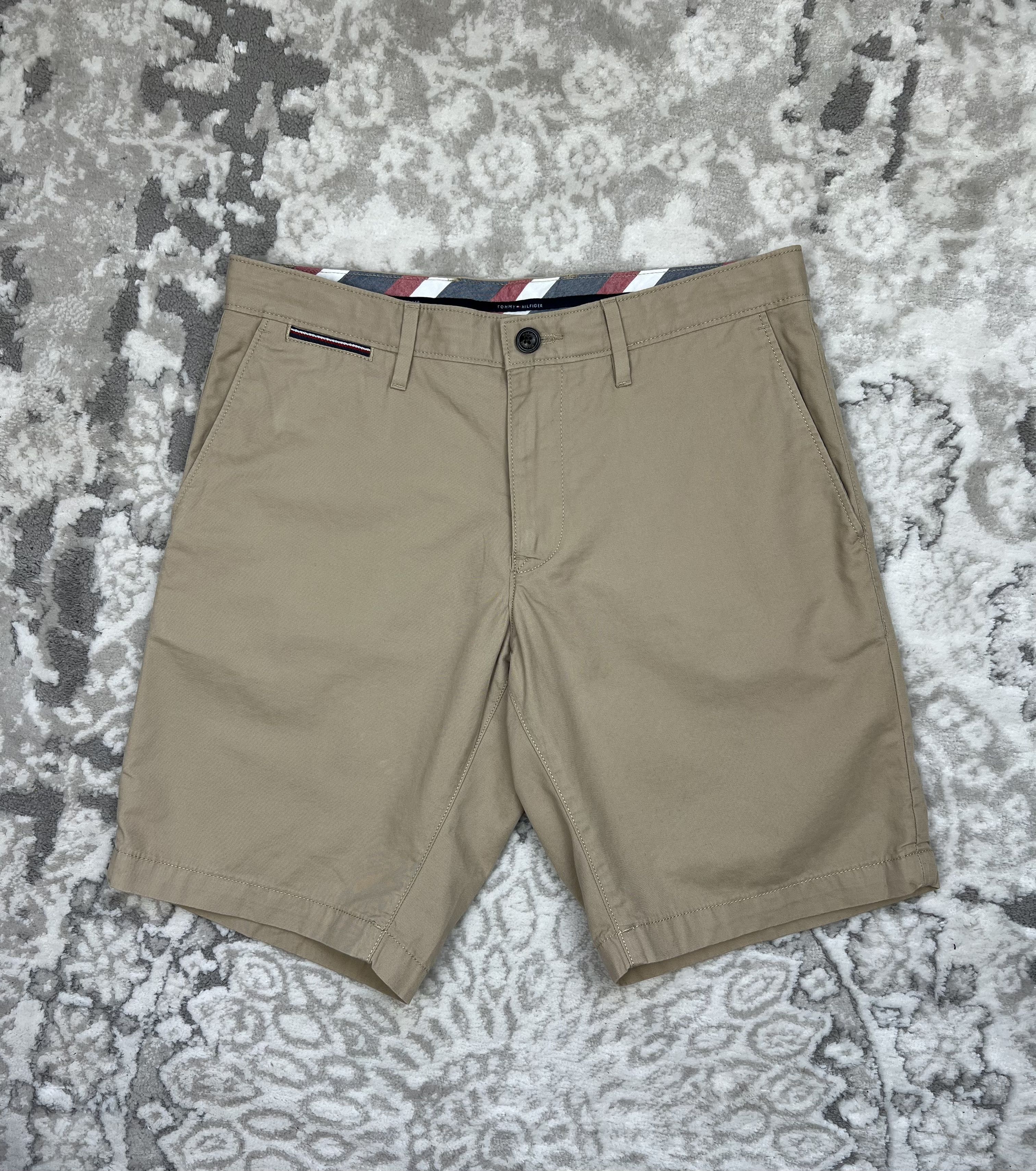 Tommy Hilfiger Tommy Hilfiger Brooklyn Chino Shorts 31 Size US 31 - 1 Thumbnail