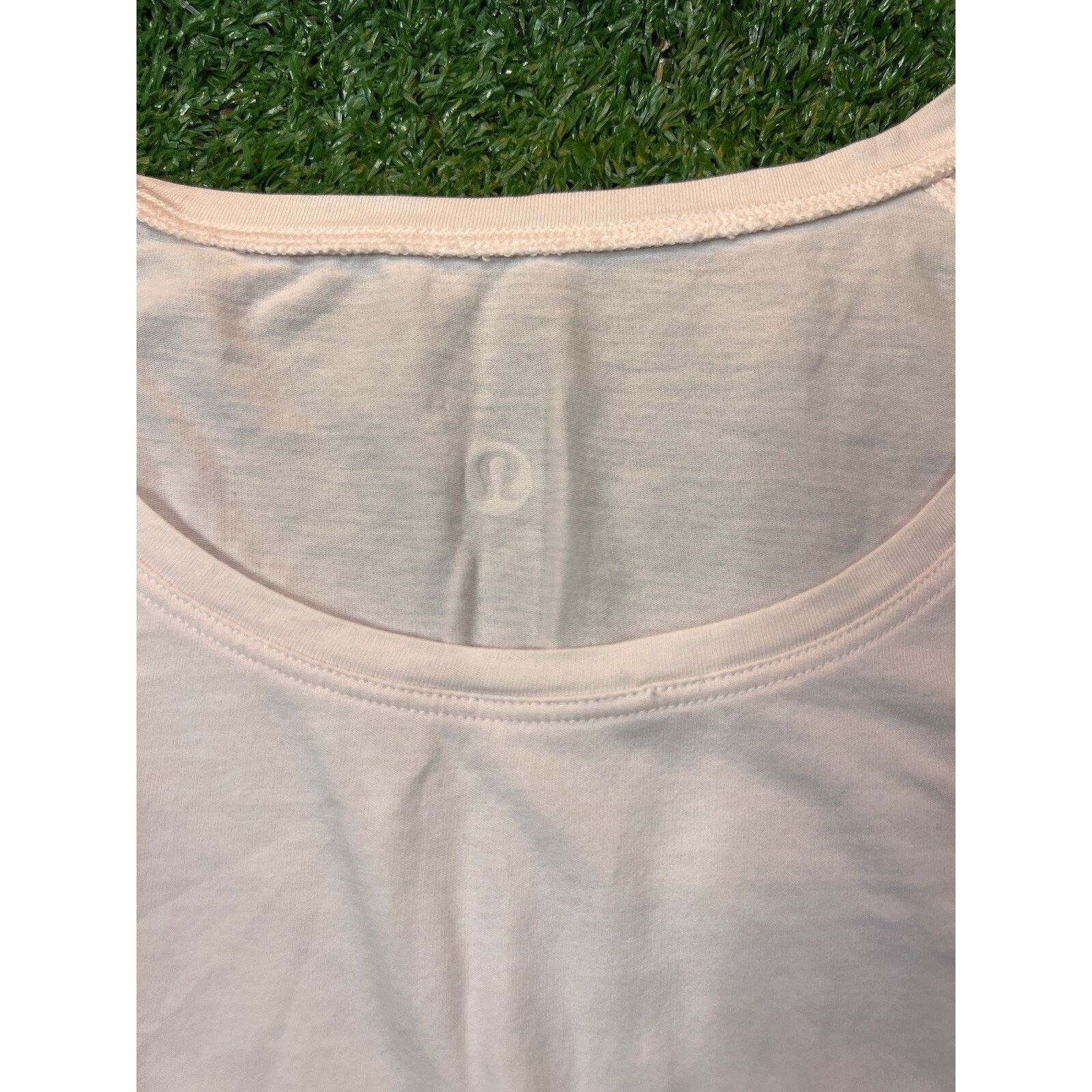 Lululemon Lululemon Swiftly Tech Light Pink Running Log sleeve Sz 10 Size M / US 6-8 / IT 42-44 - 2 Thumbnail