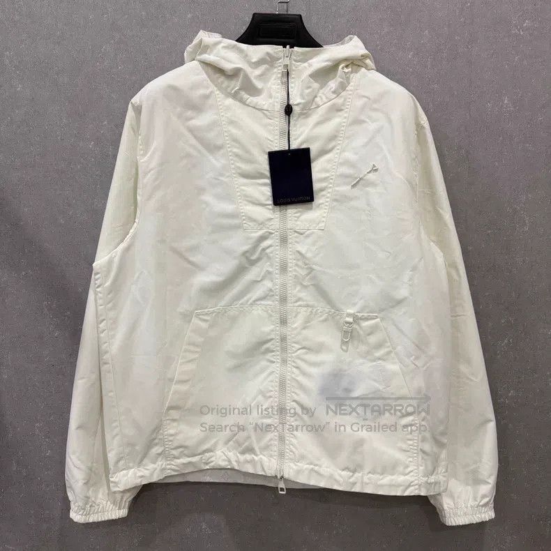 Louis Vuitton Louis Vuitton White pin full of logo double-sided assault Size US M / EU 48-50 / 2 - 3 Thumbnail