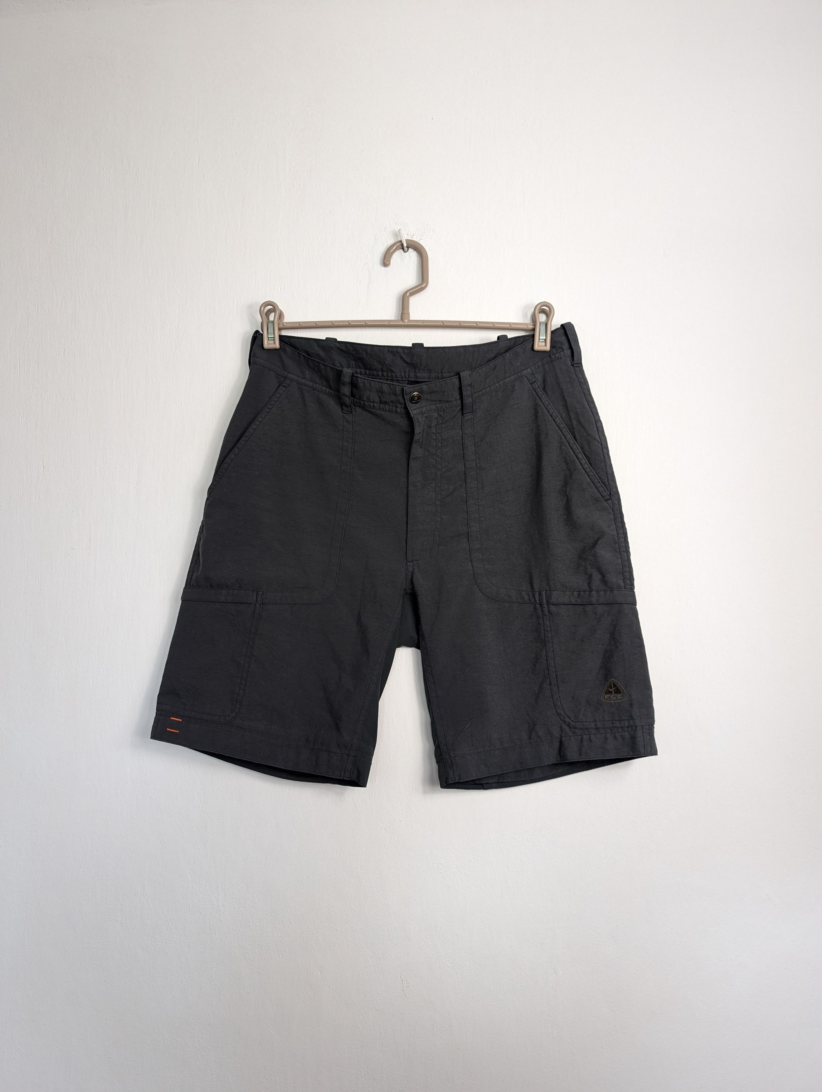 Vintage Nike ACG Outdoor Cargo Shorts Y2K