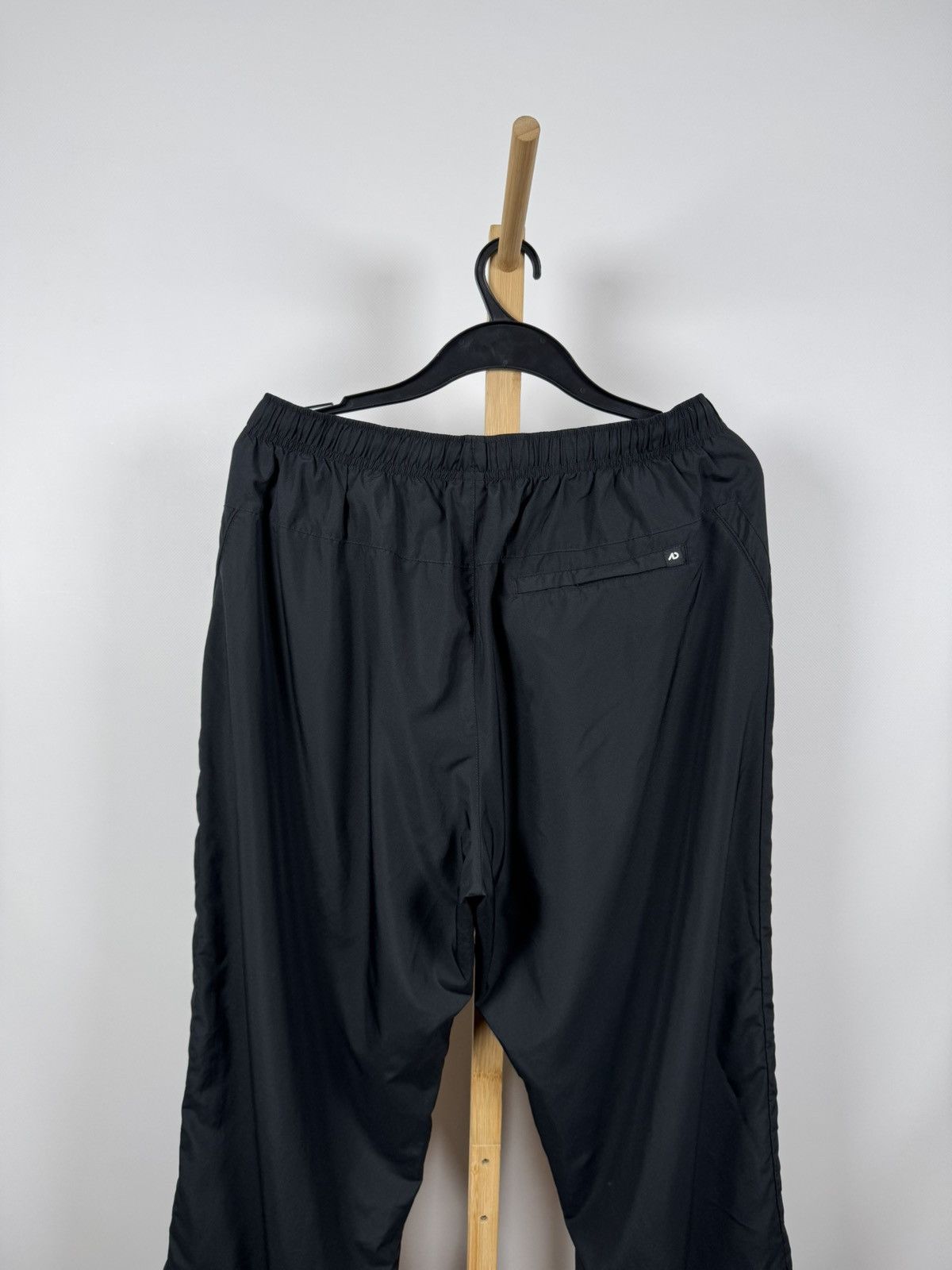 Nike Nike tracksuit bottoms, wide unisex XXL with no cuff. Size US 40 / EU 56 - 7 Thumbnail